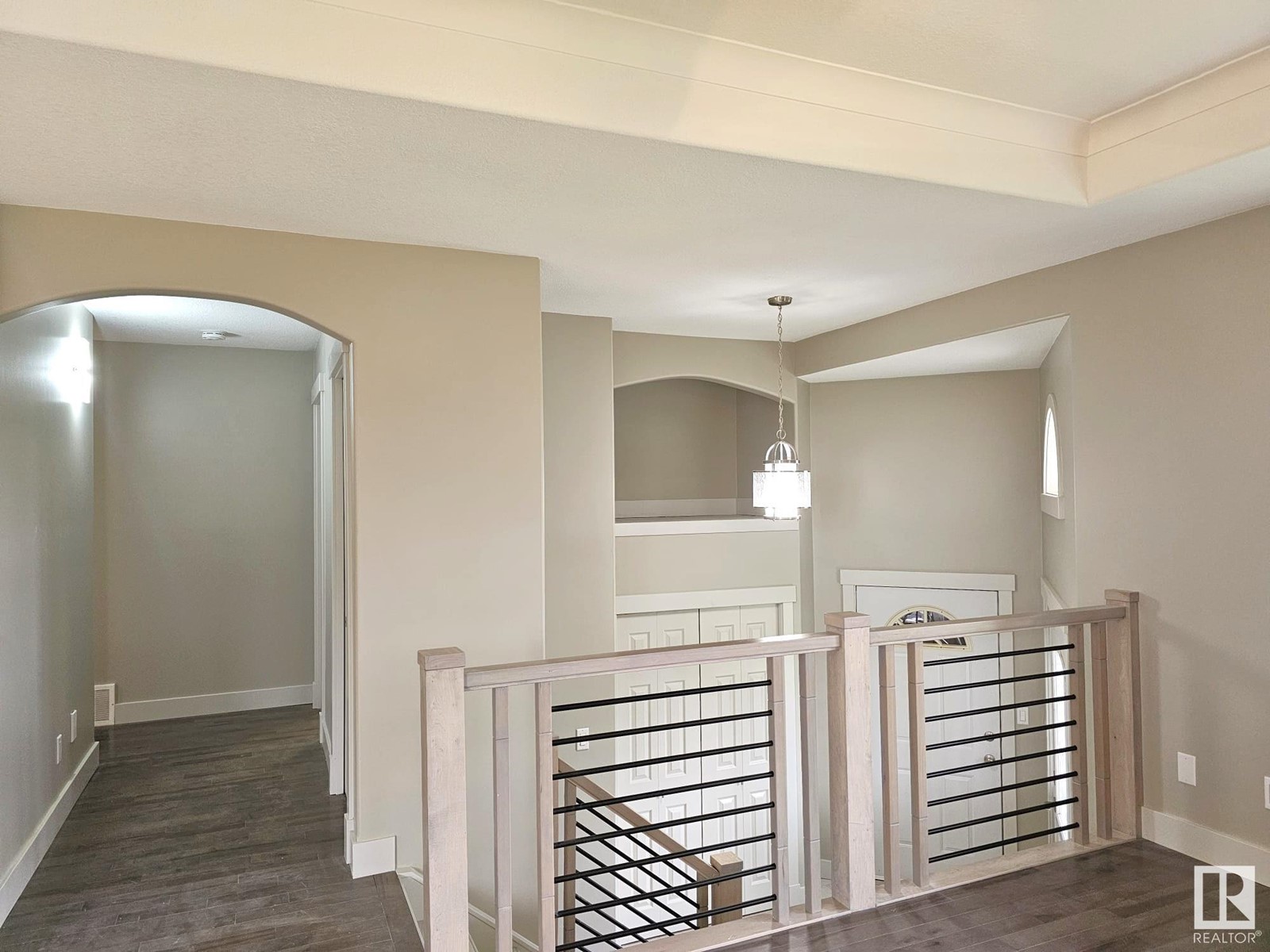 Property at 4819 39 ST image 1