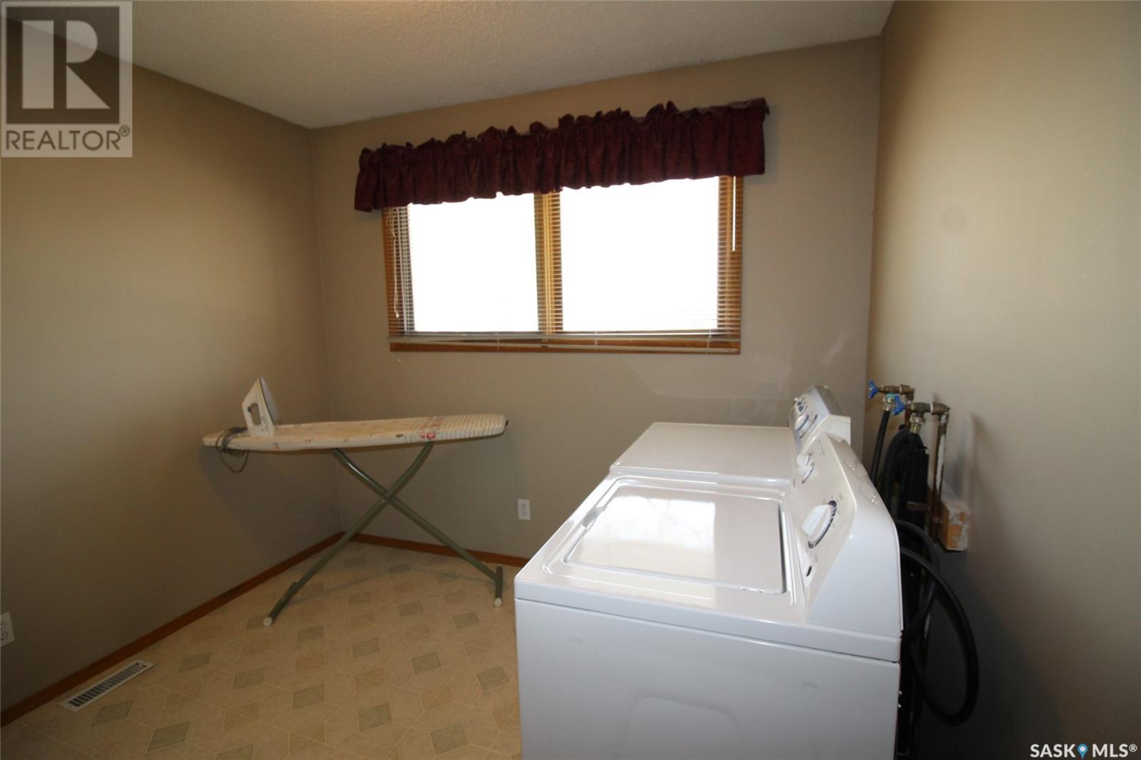 594 5th Street W, Shaunavon, Saskatchewan  S0N 2M0 - Photo 16 - SK005755