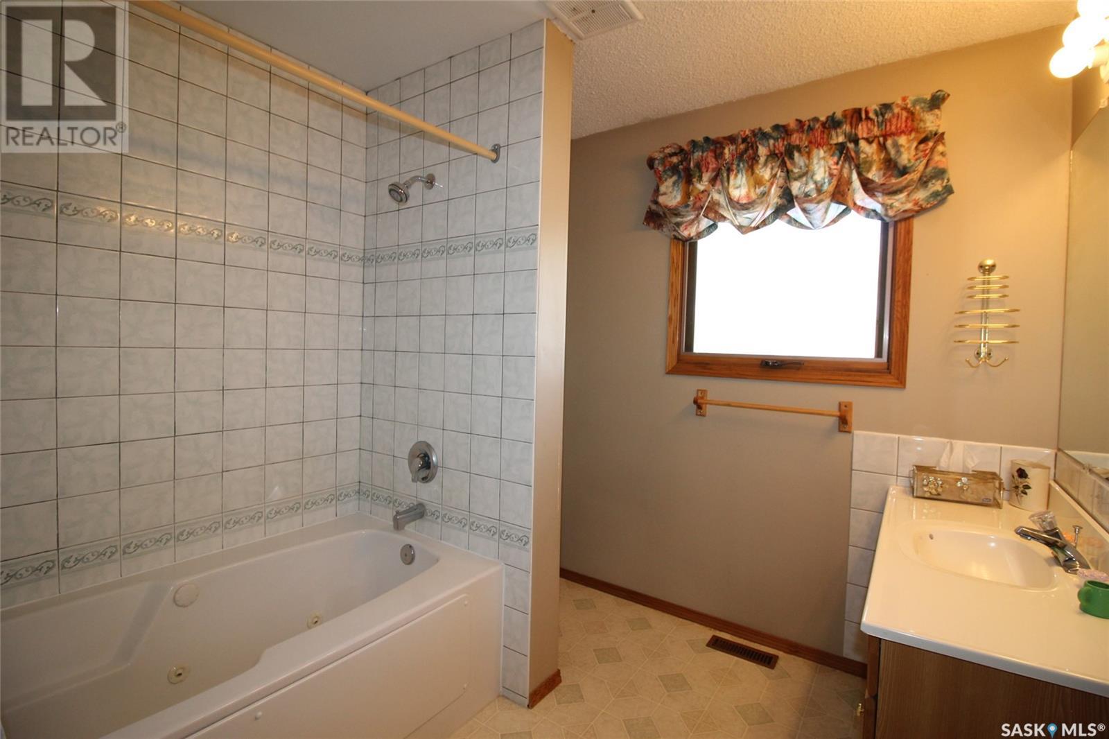 594 5th Street W, Shaunavon, Saskatchewan  S0N 2M0 - Photo 25 - SK005755