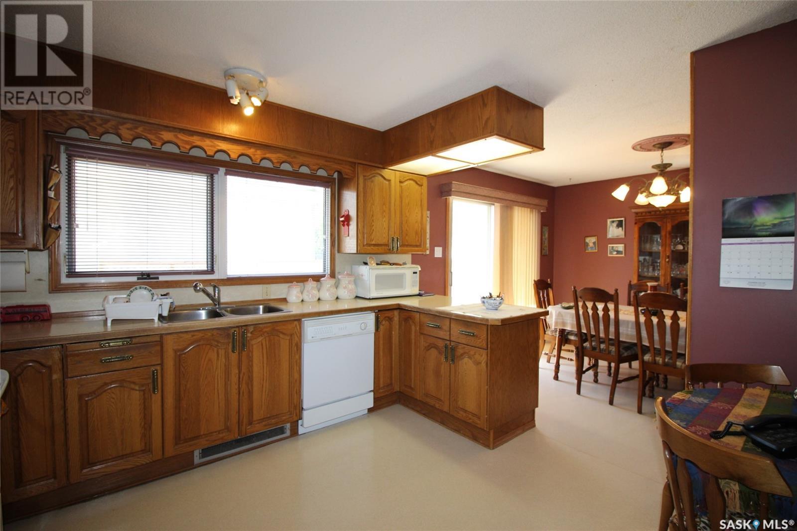 Property at 594 5th STREET W image 5