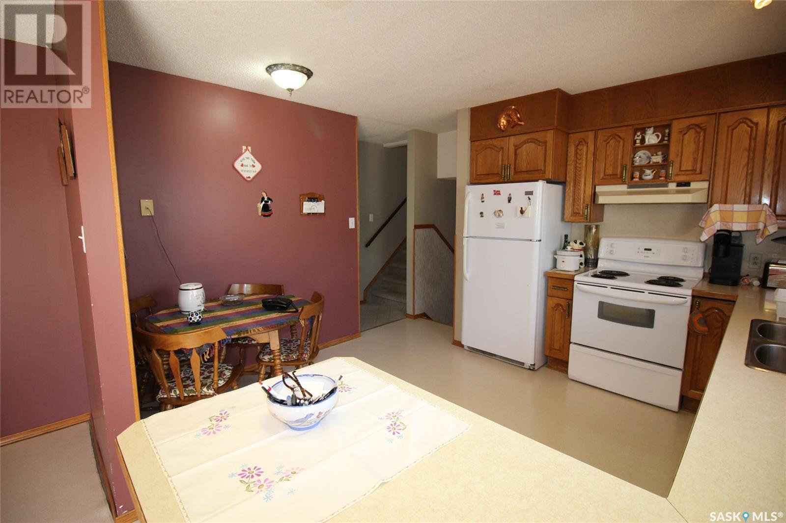 594 5th Street W, Shaunavon, Saskatchewan  S0N 2M0 - Photo 8 - SK005755