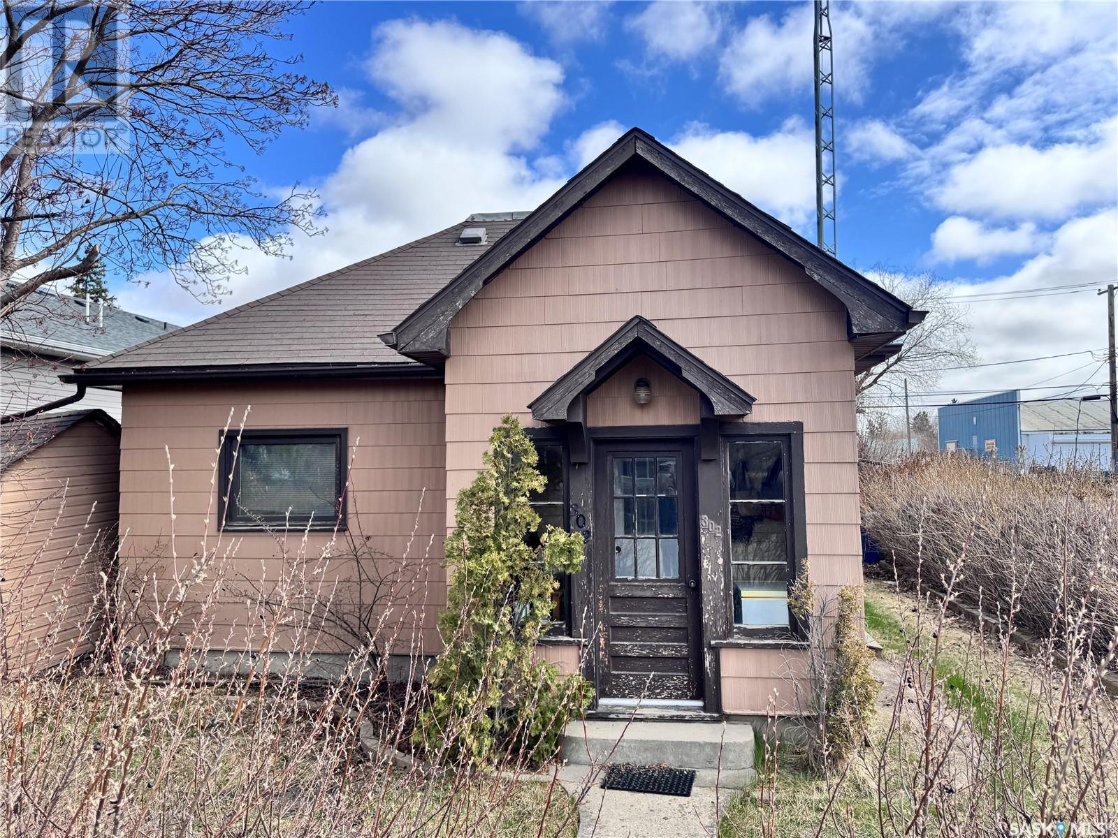 302 9th STREET, Humboldt, Saskatchewan