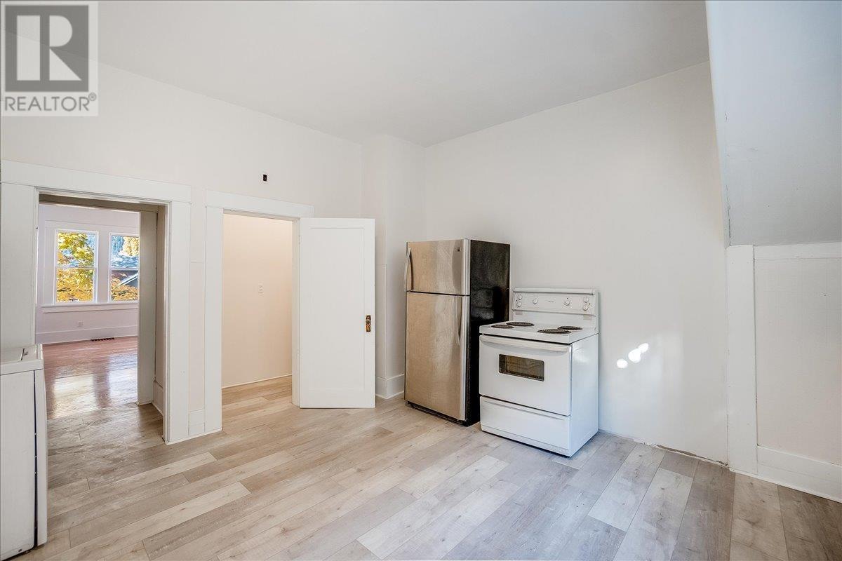 Property at 1004 STANLEY Street image 4