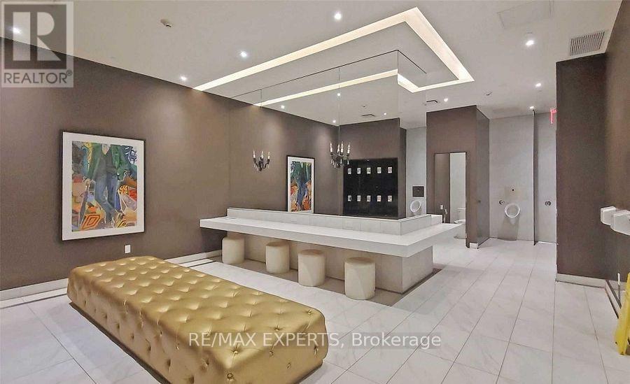 1414 - 197 Yonge Street, Toronto, Ontario  M5B 1M4 - Photo 6 - C12145833