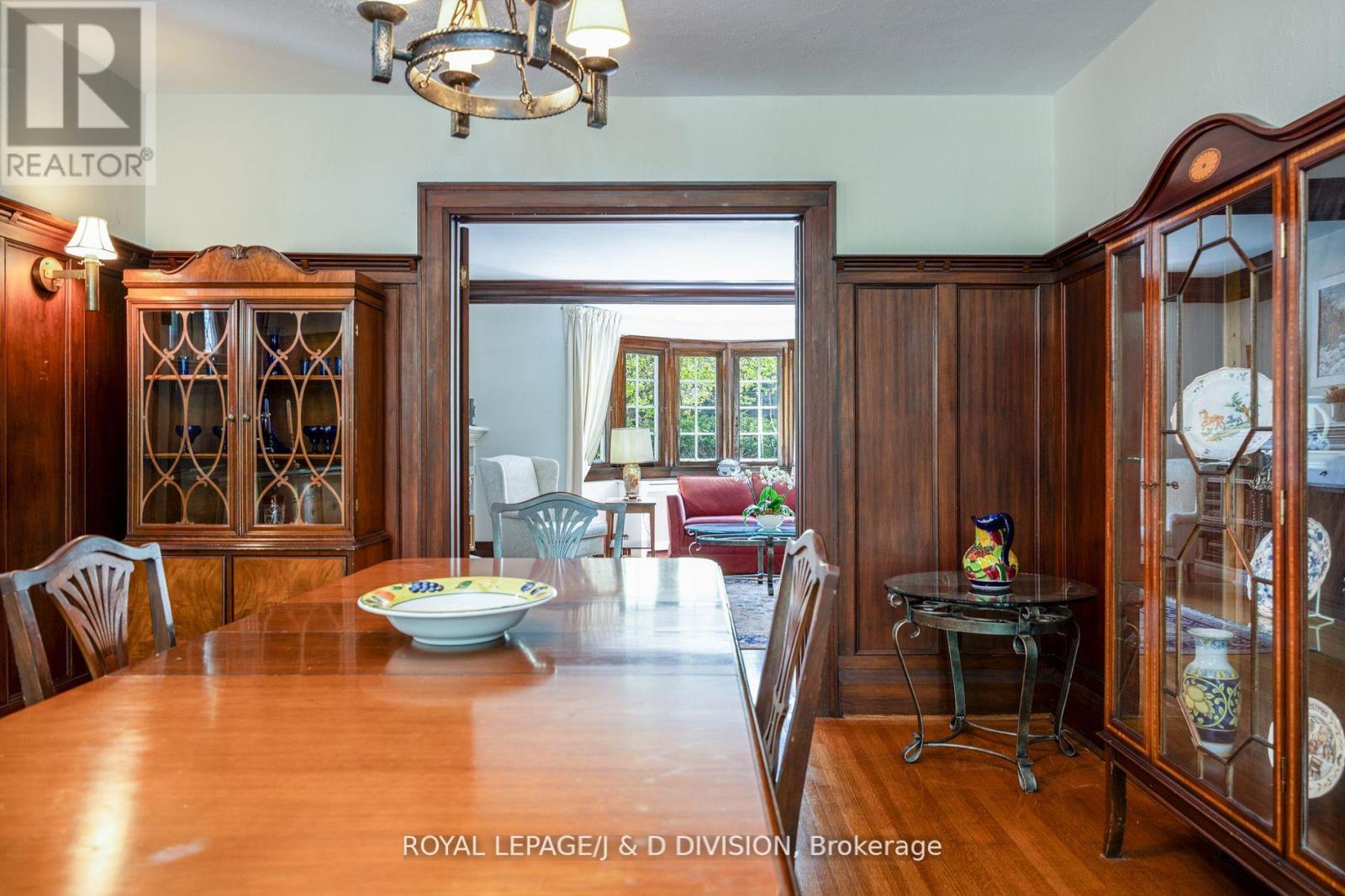 241 Forest Hill Road, Toronto, Ontario  M5P 2N3 - Photo 10 - C12145846