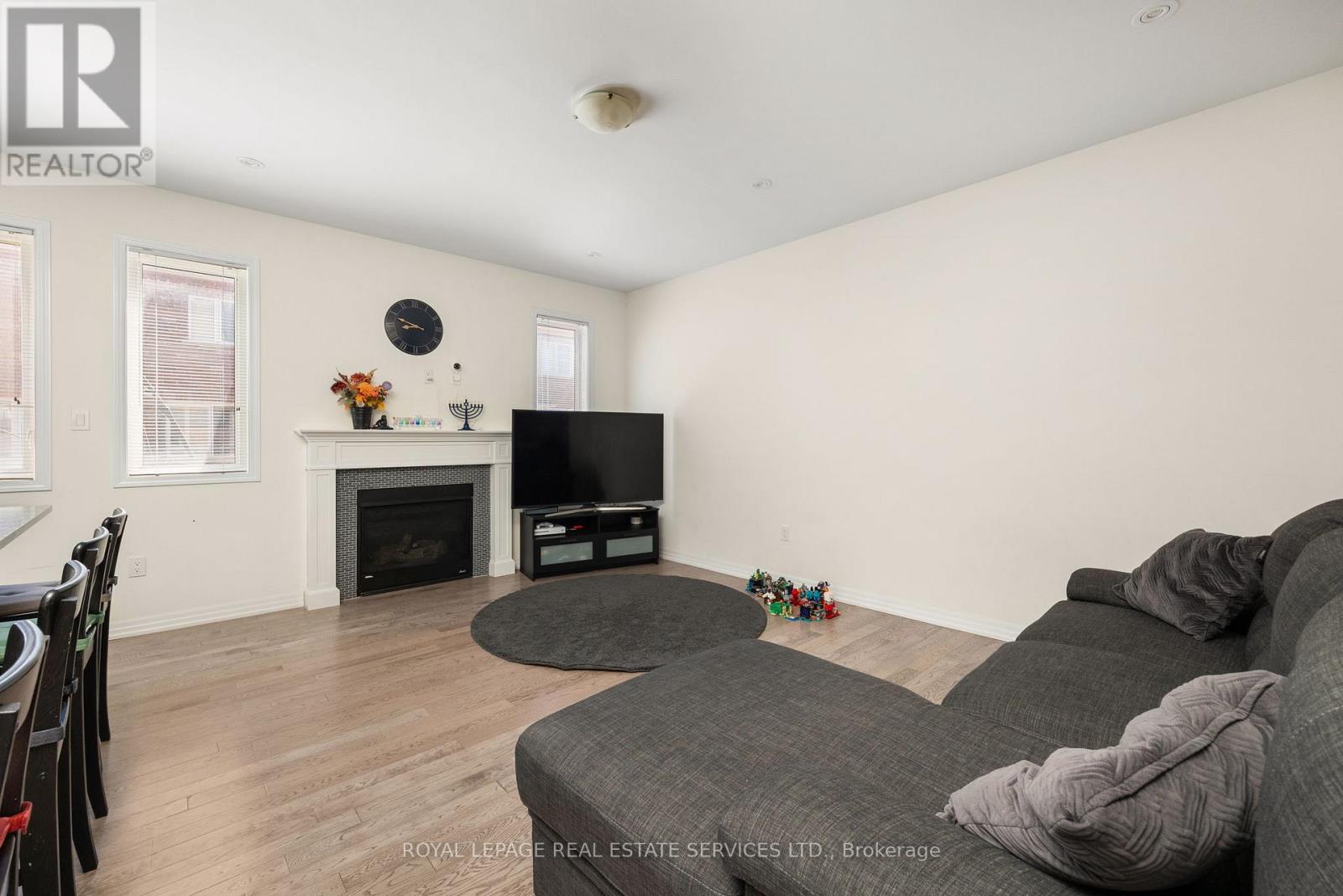 142 Beaveridge Avenue, Oakville, Ontario  L6H 7C3 - Photo 11 - W12013493