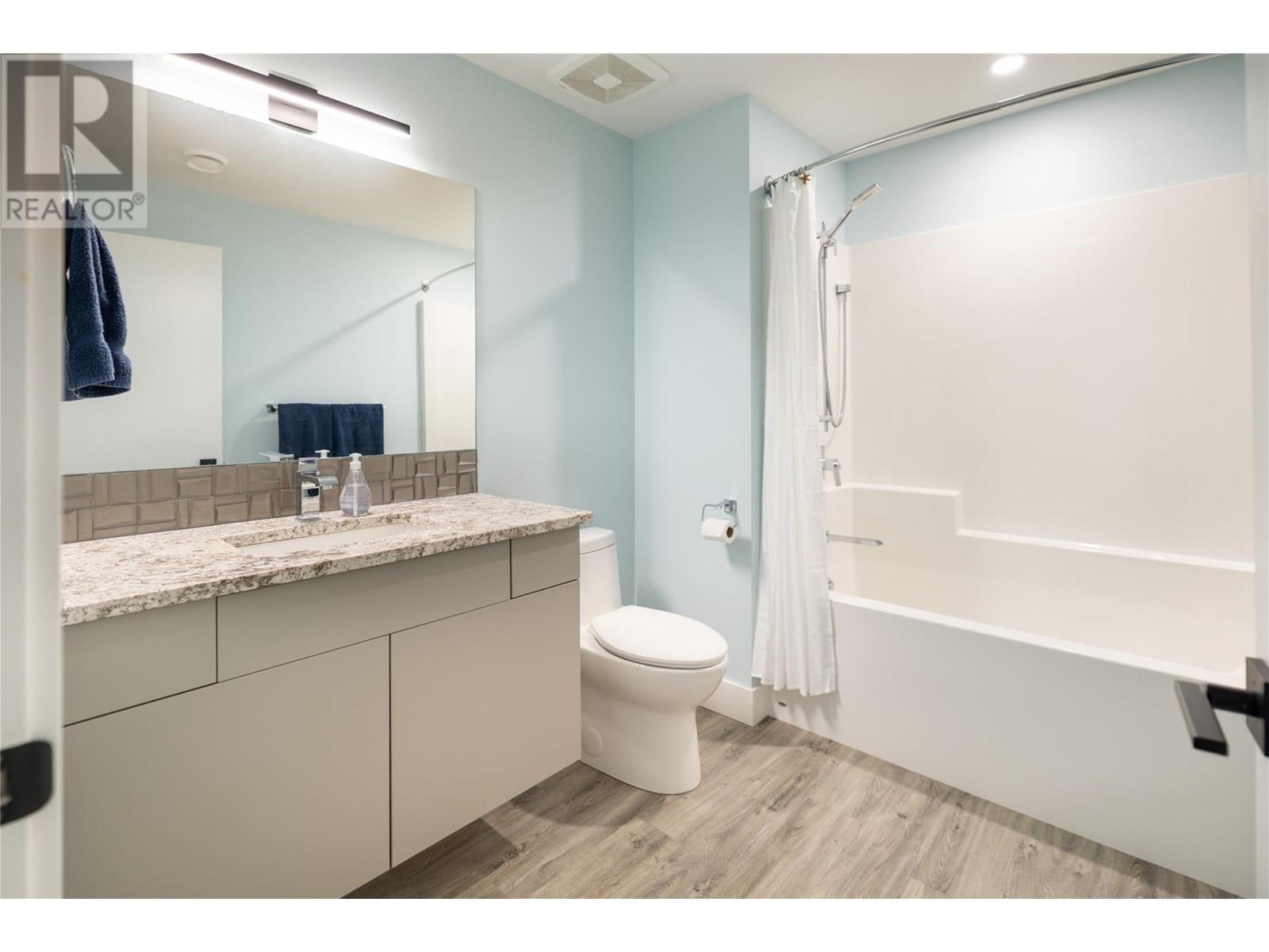 18451 CRYSTAL WATERS Road Unit# 34 Lake Country Photo 32
