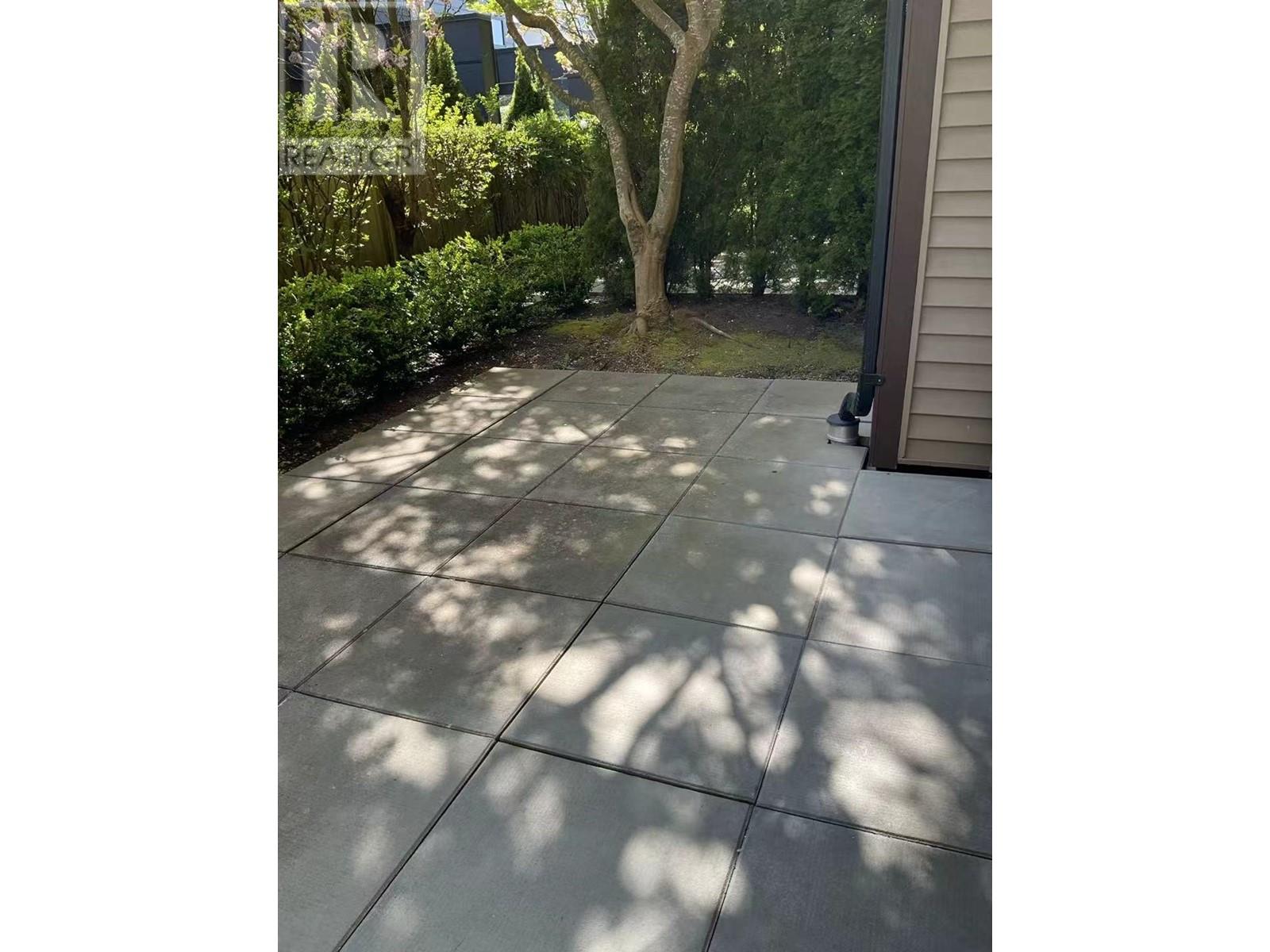Property at 26 6538 ELGIN AVENUE image 3