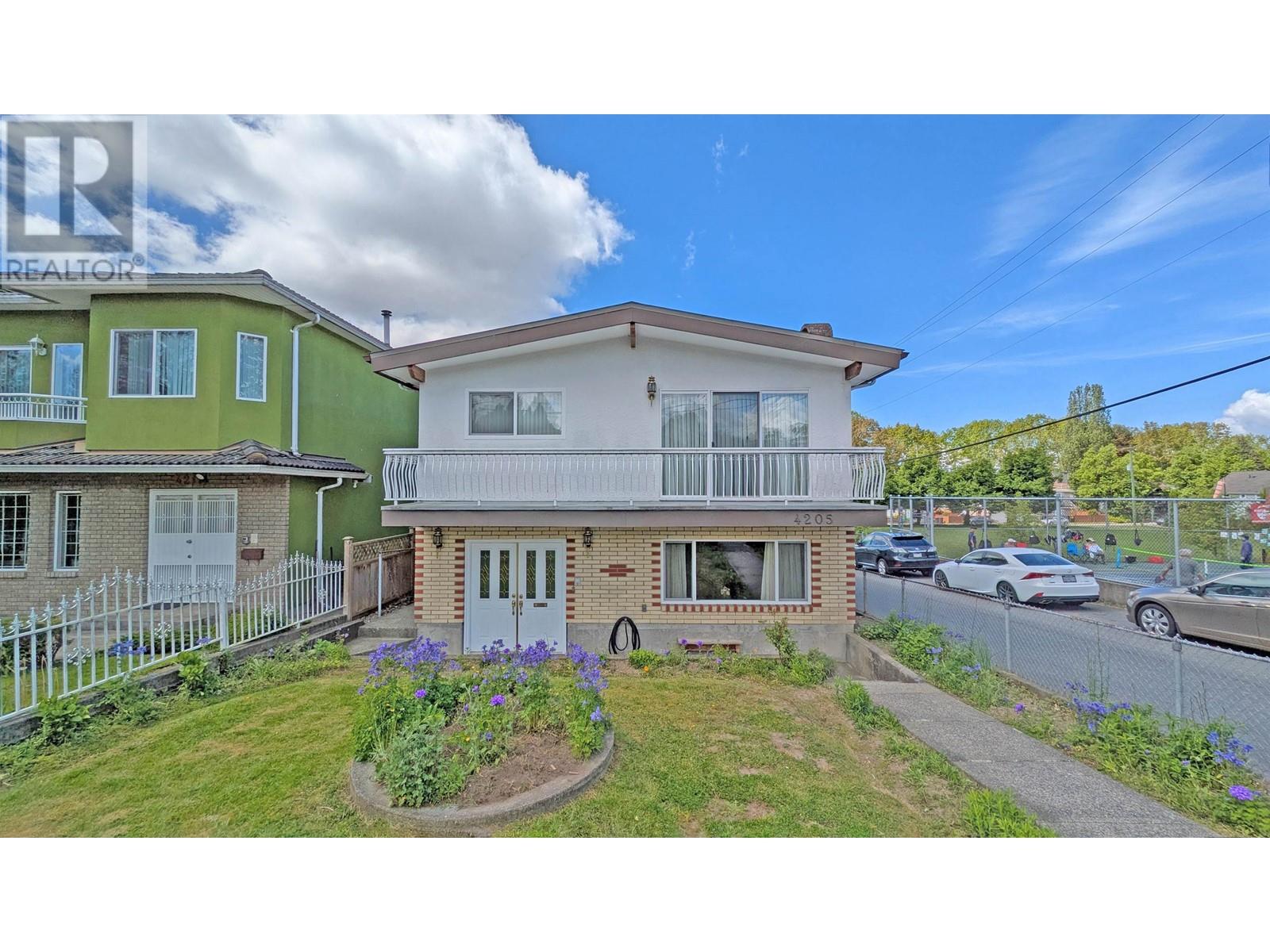 4205 BEATRICE STREET, Vancouver, British Columbia