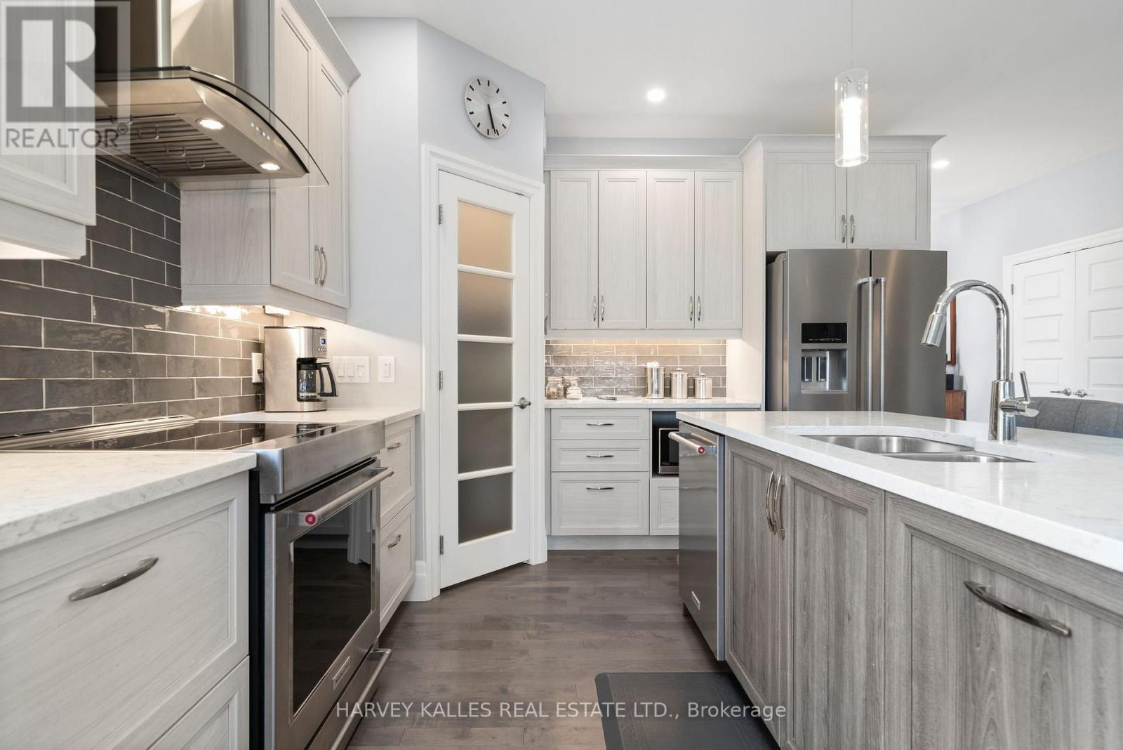 29 Pineridge Drive, Prince Edward County, Ontario  K0K 2T0 - Photo 13 - X12145893
