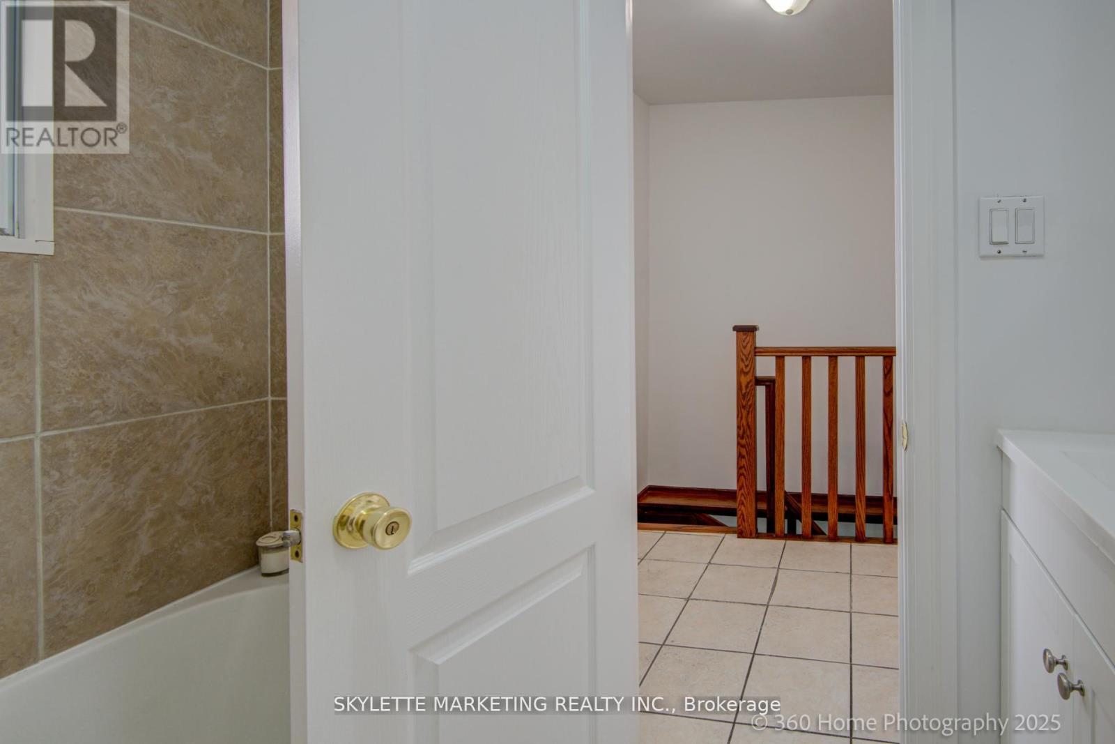 184 Scott Road, Toronto, Ontario  M6M 3T8 - Photo 12 - W12145795