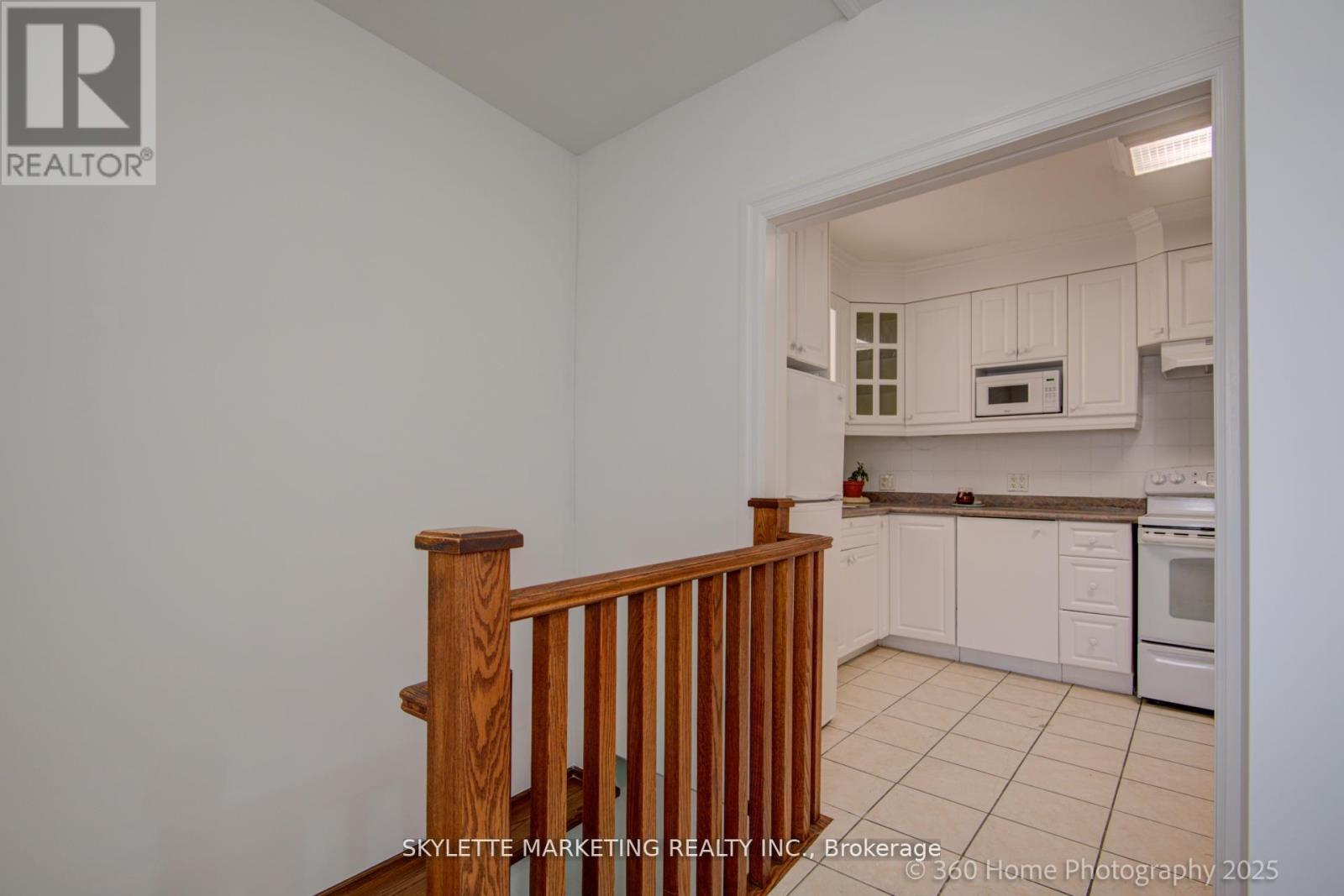 184 Scott Road, Toronto, Ontario  M6M 3T8 - Photo 13 - W12145795