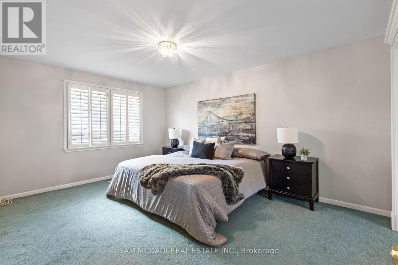 2053 Tenoga Drive, Mississauga, Ontario  L5H 3K1 - Photo 11 - W12145810