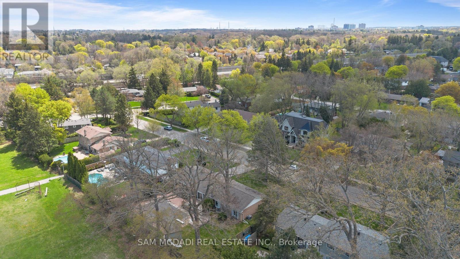 2053 Tenoga Drive, Mississauga, Ontario  L5H 3K1 - Photo 37 - W12145810