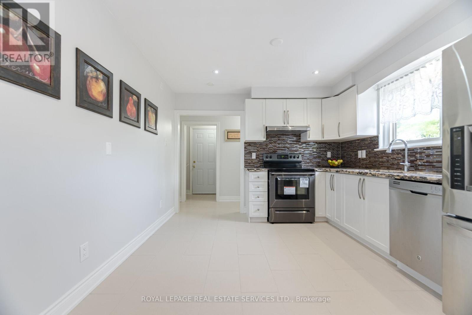 39 Aberdeen Crescent E, Brampton, Ontario  L6T 2P8 - Photo 11 - W12145819