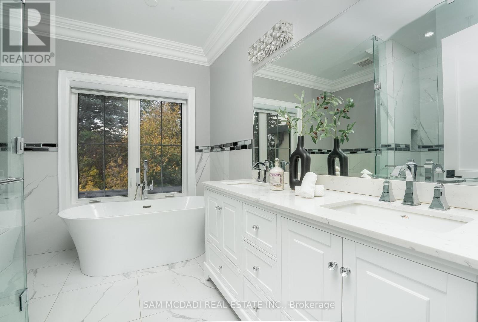 1368 Kenmuir Avenue, Mississauga (Mineola), Ontario  L5G 4B4 - Photo 20 - W12145859