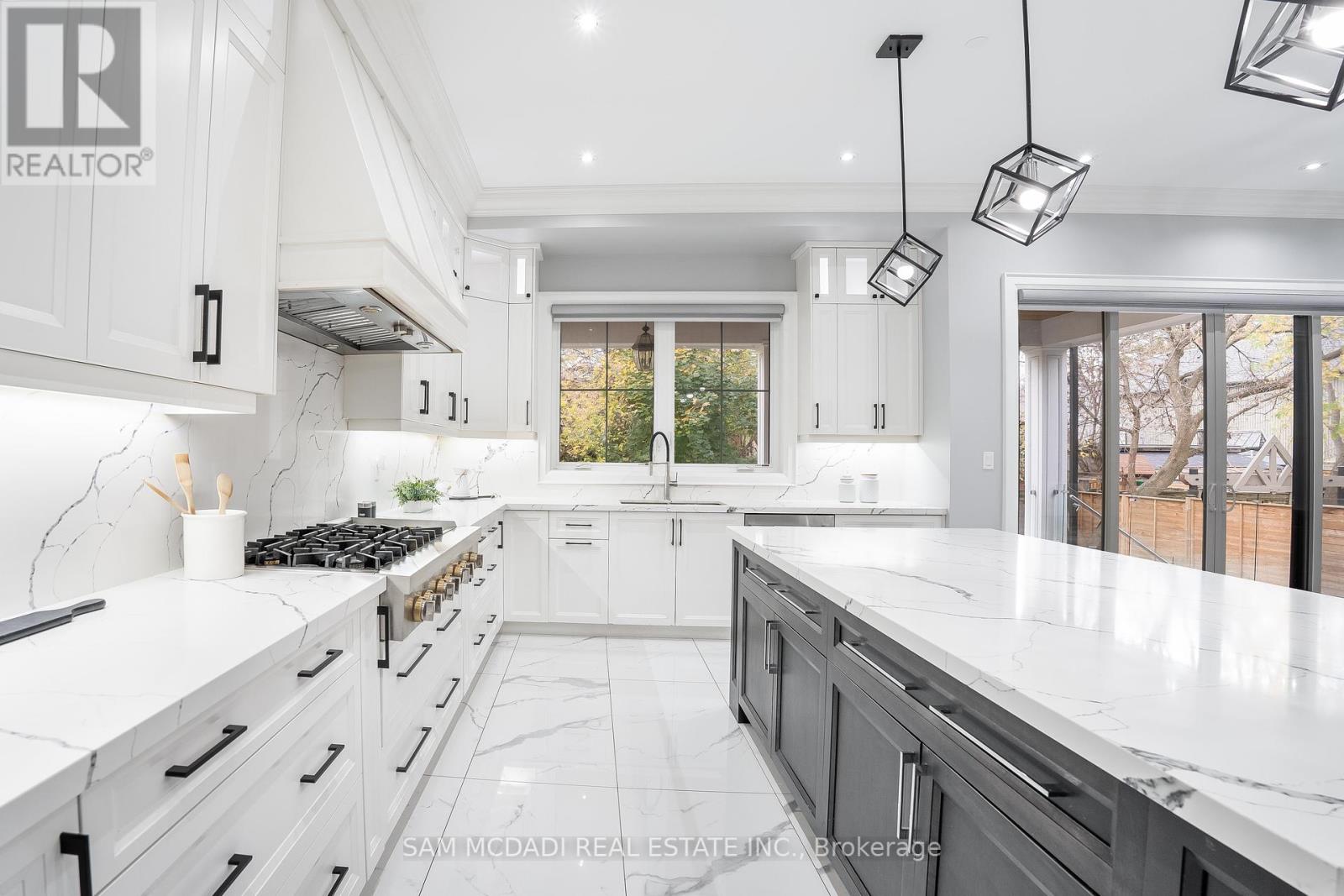 1368 Kenmuir Avenue, Mississauga (Mineola), Ontario  L5G 4B4 - Photo 7 - W12145859