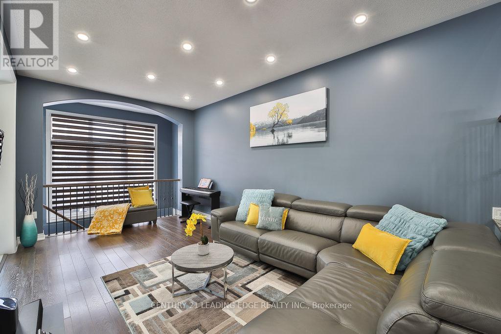40 Abigail Crescent, Caledon, Ontario  L7C 4C7 - Photo 2 - W12145865