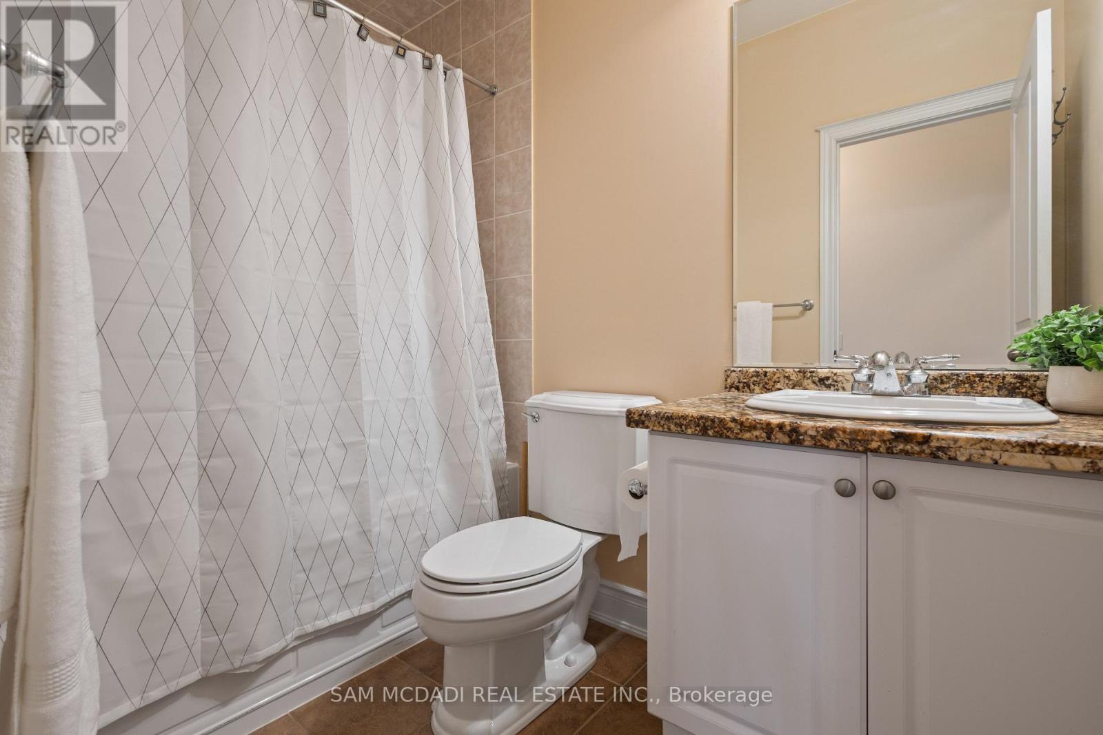 15 Eaglesprings Crescent, Brampton, Ontario  L6P 2V8 - Photo 14 - W12145870