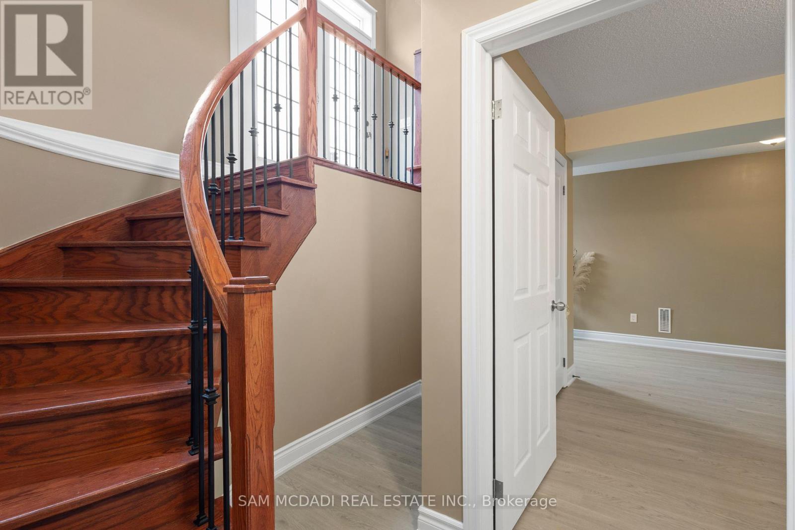 15 Eaglesprings Crescent, Brampton, Ontario  L6P 2V8 - Photo 25 - W12145870