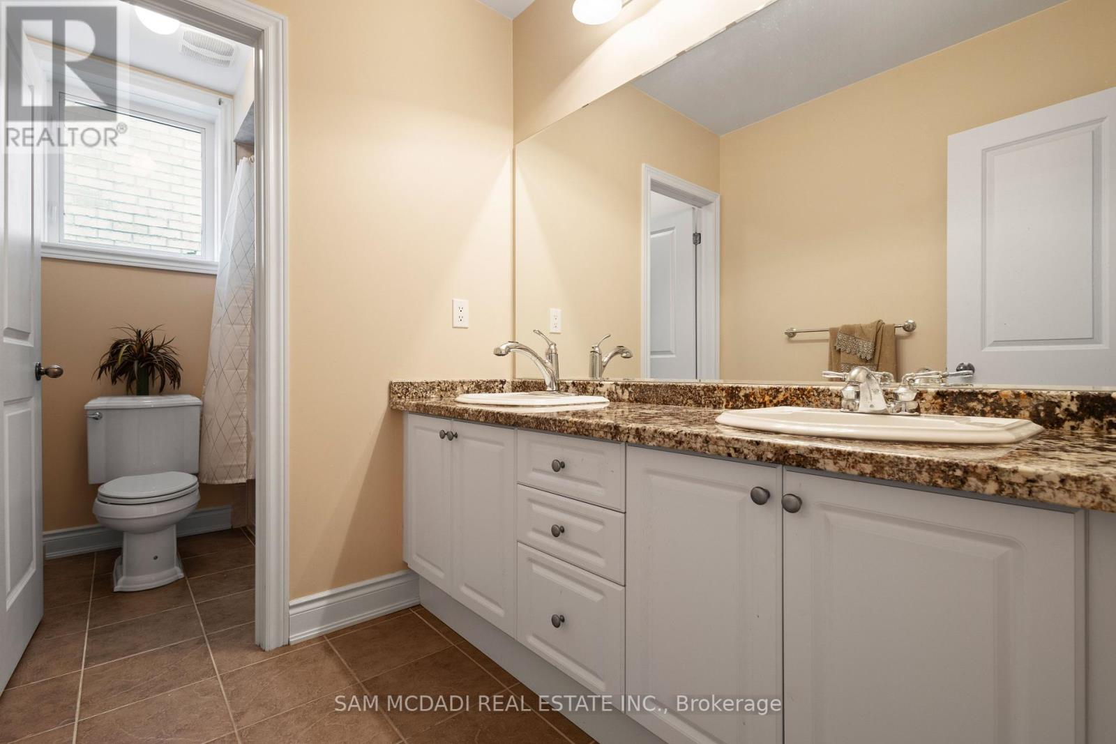 15 Eaglesprings Crescent, Brampton, Ontario  L6P 2V8 - Photo 33 - W12145870