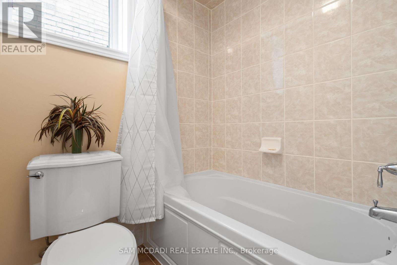 15 Eaglesprings Crescent, Brampton, Ontario  L6P 2V8 - Photo 34 - W12145870