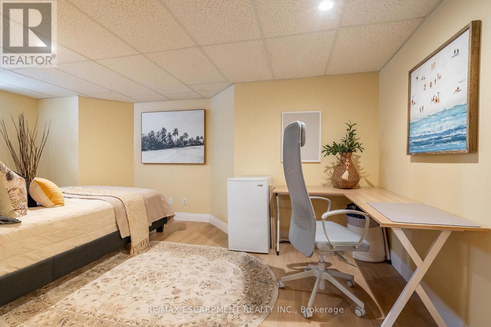 351 Queensdale Avenue E, Hamilton, Ontario  L9A 1L5 - Photo 32 - X12145802