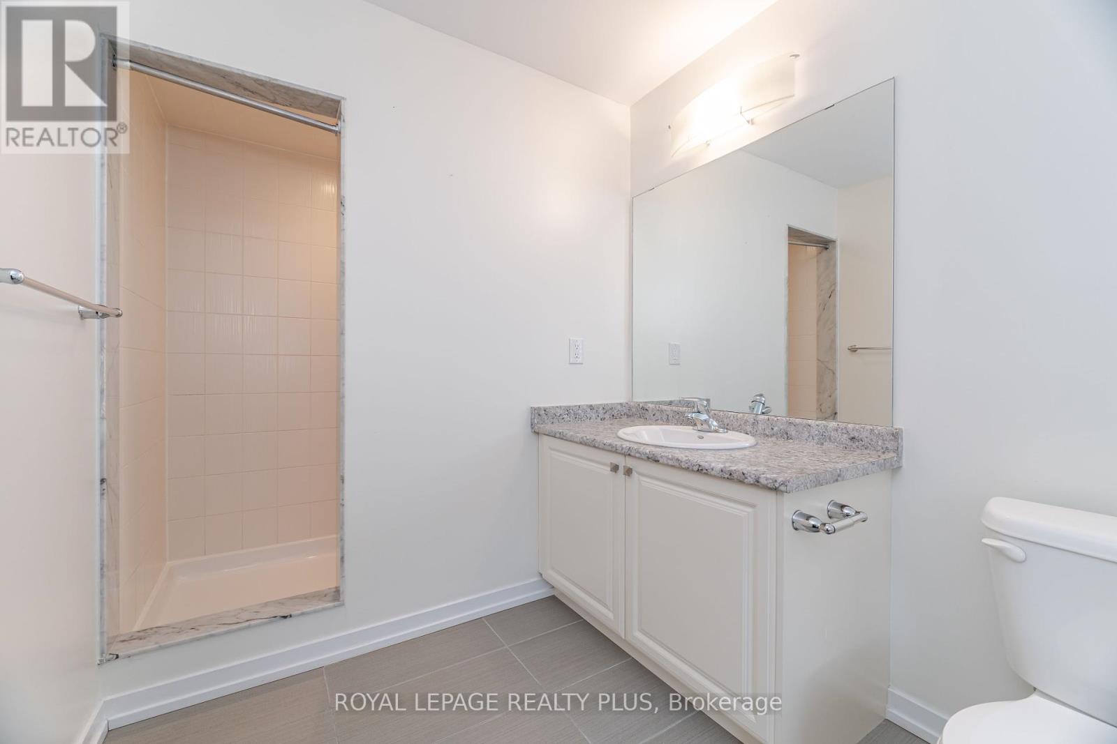 12 Pagebrook Crescent, Hamilton, Ontario  L8J 0K7 - Photo 26 - X12145827