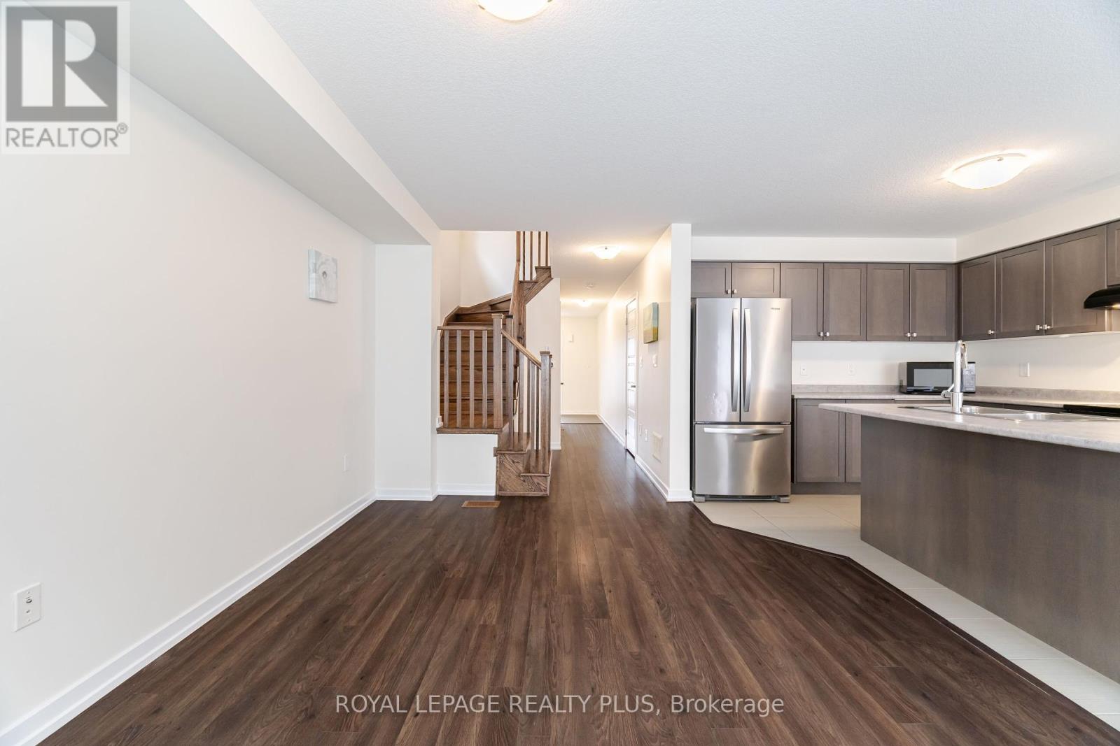 12 Pagebrook Crescent, Hamilton, Ontario  L8J 0K7 - Photo 7 - X12145827