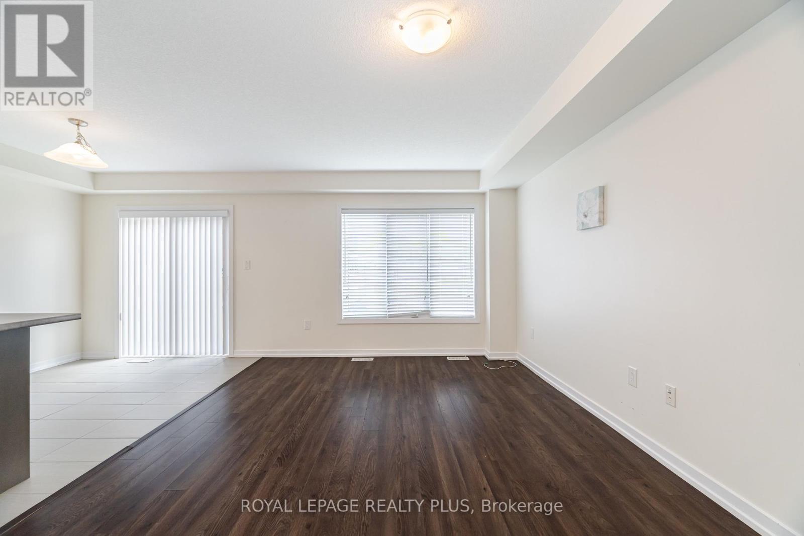 12 Pagebrook Crescent, Hamilton, Ontario  L8J 0K7 - Photo 9 - X12145827