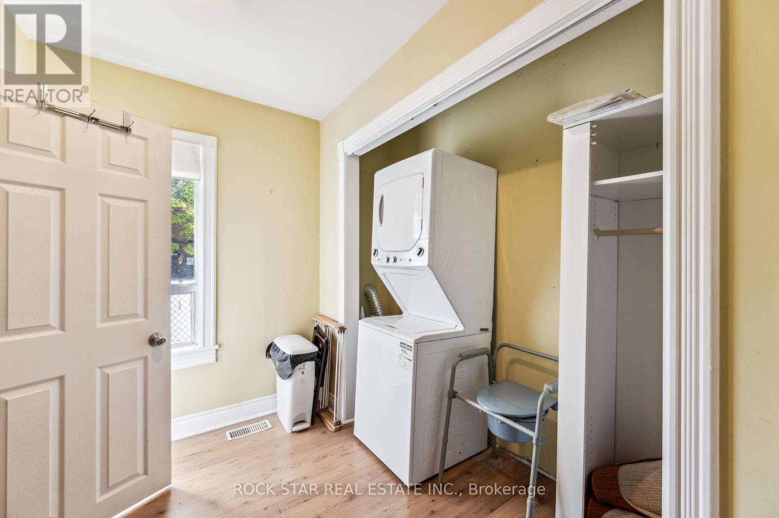 56 Breadalbane Street, Hamilton, Ontario  L8R 3G1 - Photo 14 - X12145847