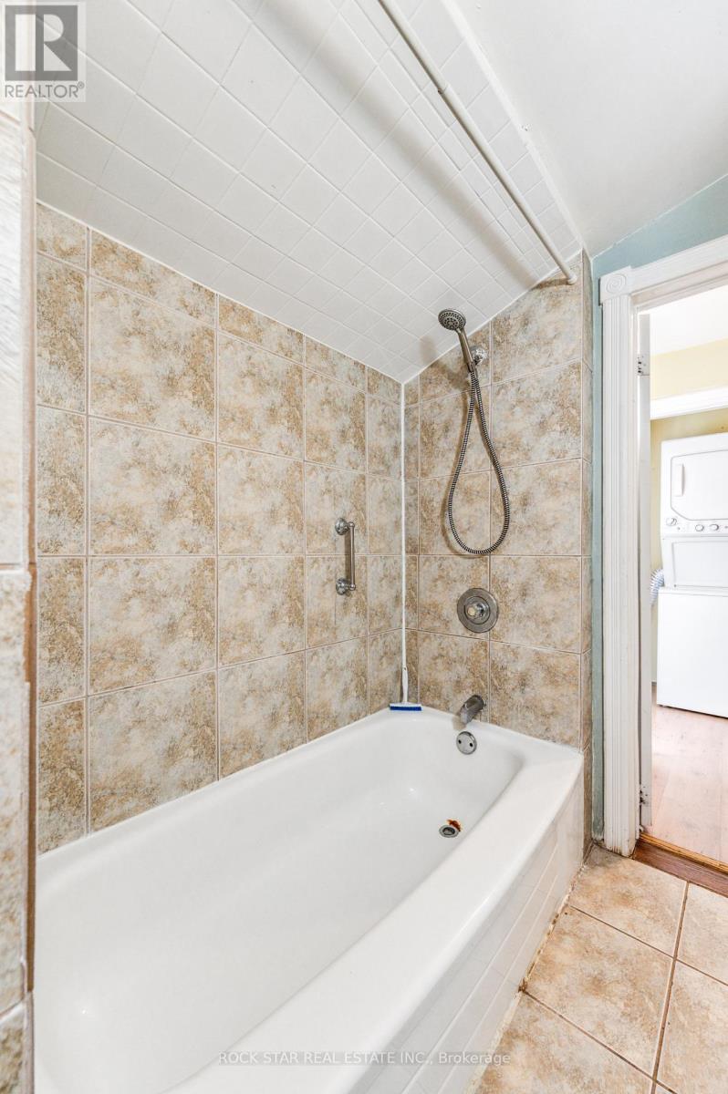 56 Breadalbane Street, Hamilton, Ontario  L8R 3G1 - Photo 16 - X12145847
