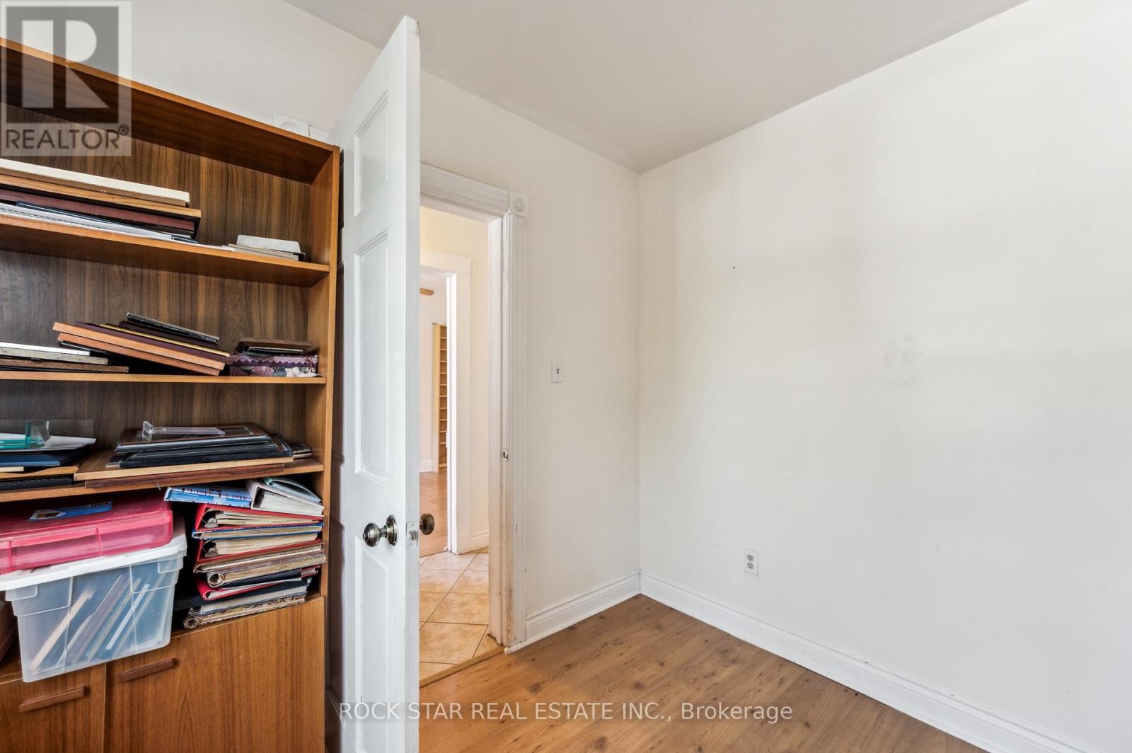 56 Breadalbane Street, Hamilton, Ontario  L8R 3G1 - Photo 18 - X12145847
