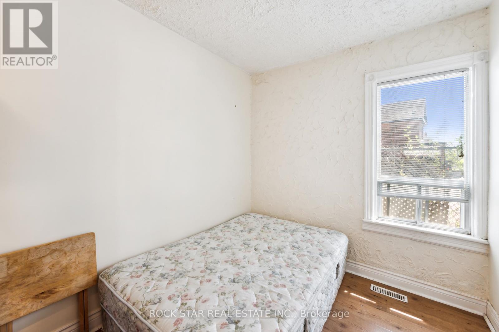 56 Breadalbane Street, Hamilton, Ontario  L8R 3G1 - Photo 19 - X12145847