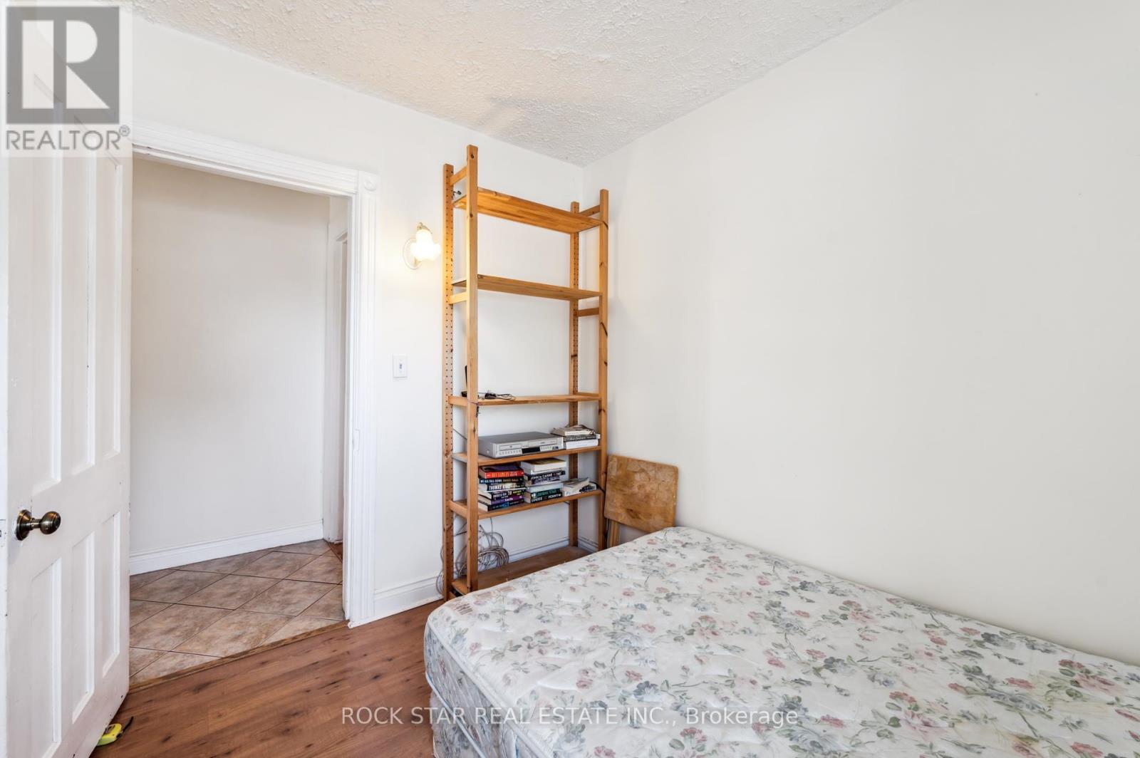 56 Breadalbane Street, Hamilton, Ontario  L8R 3G1 - Photo 20 - X12145847