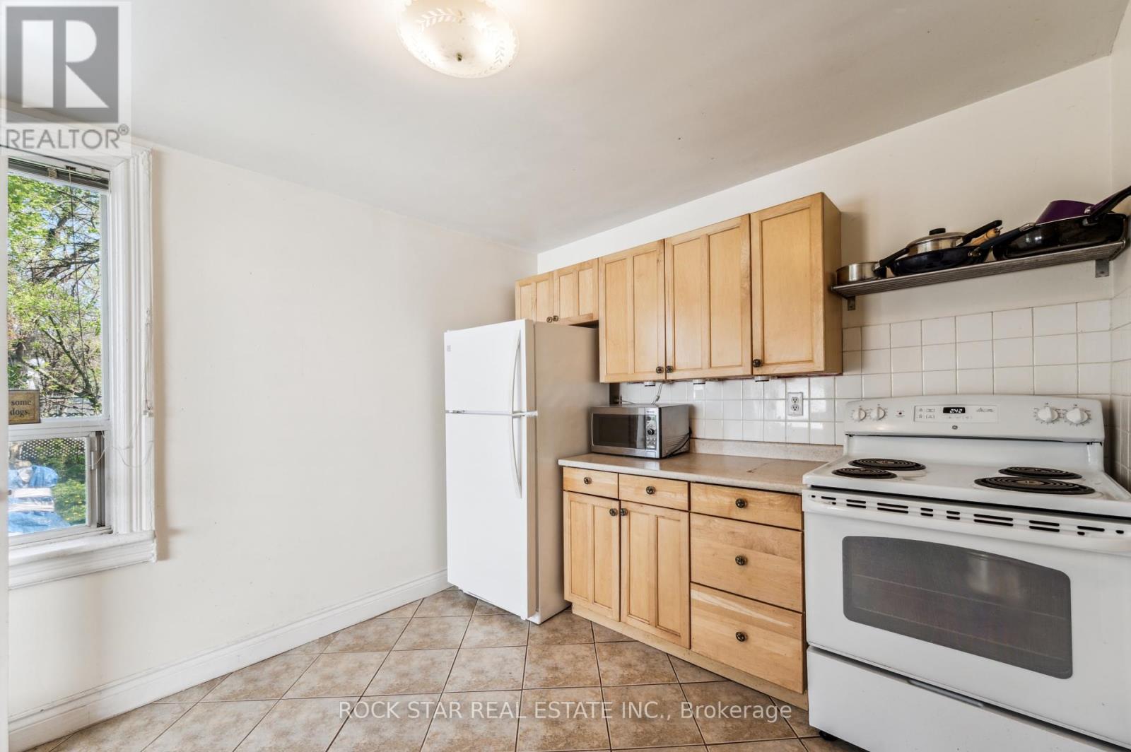 56 Breadalbane Street, Hamilton, Ontario  L8R 3G1 - Photo 23 - X12145847
