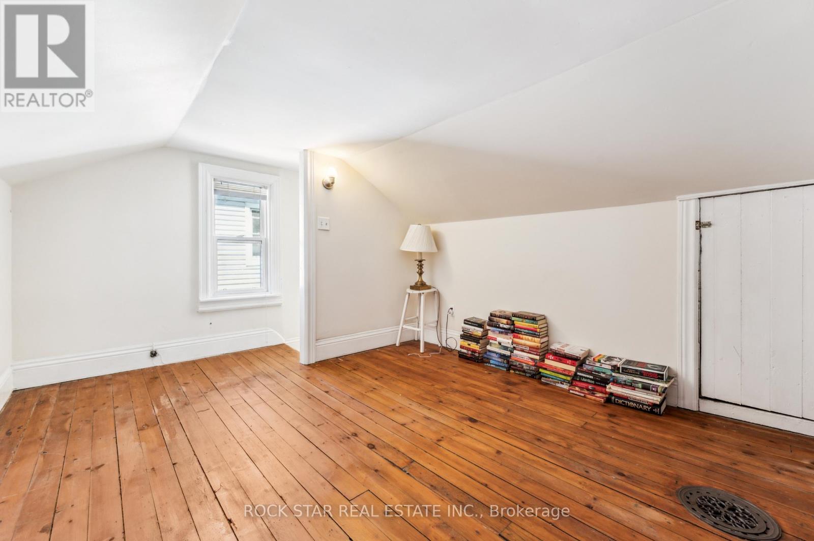 56 Breadalbane Street, Hamilton, Ontario  L8R 3G1 - Photo 26 - X12145847