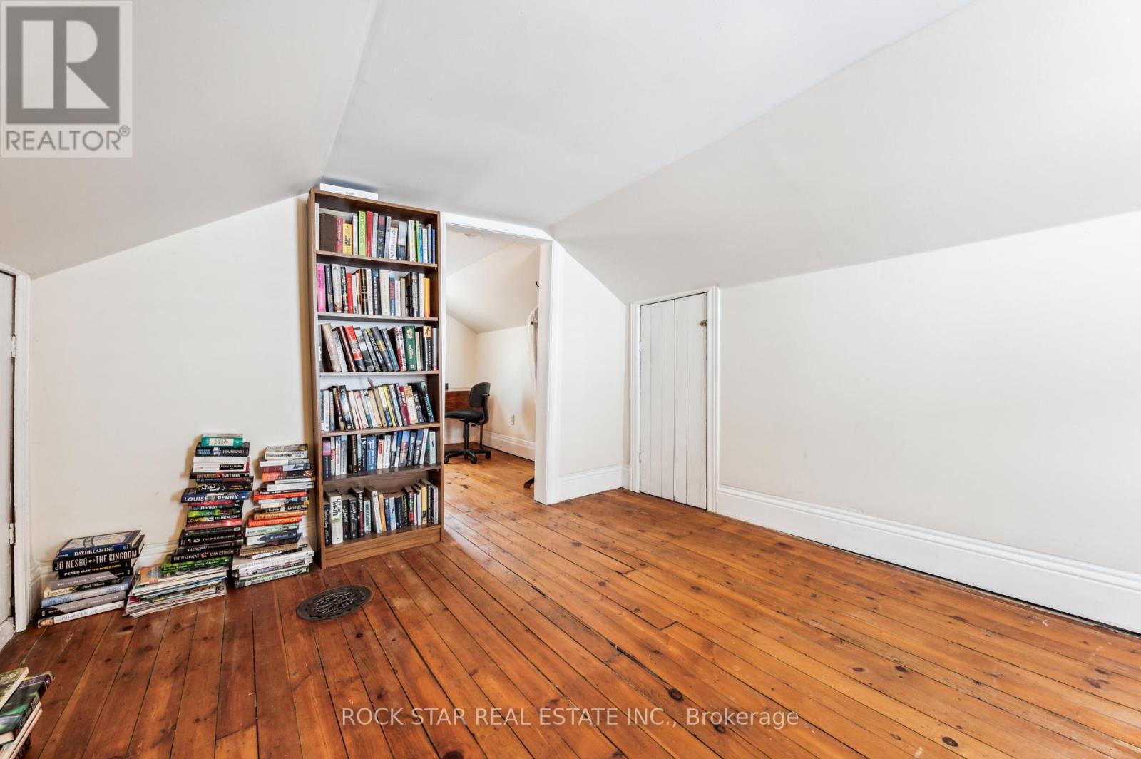56 Breadalbane Street, Hamilton, Ontario  L8R 3G1 - Photo 27 - X12145847