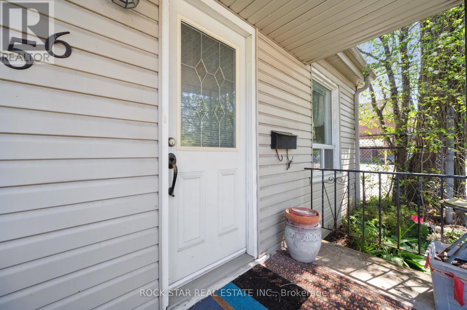 56 Breadalbane Street, Hamilton, Ontario  L8R 3G1 - Photo 7 - X12145847