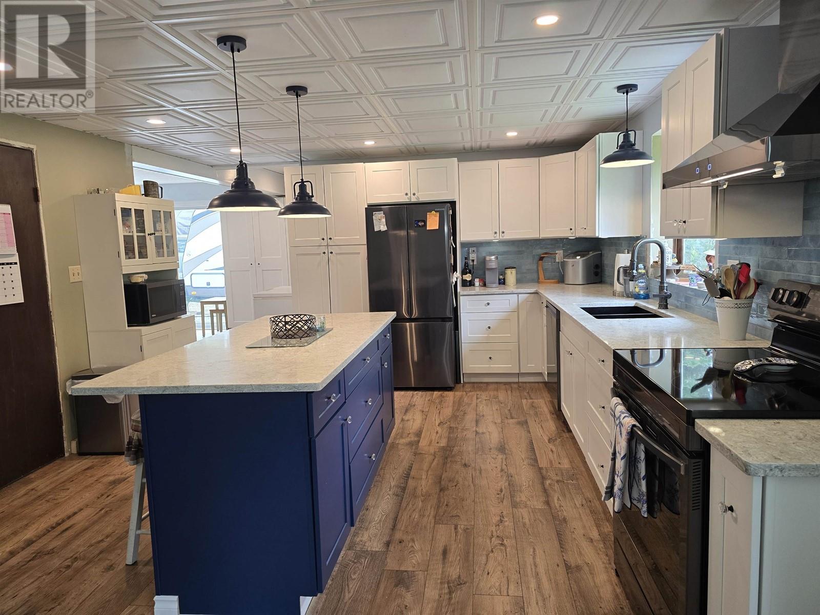 Property at 3957 CARAVELLE ROAD image 5