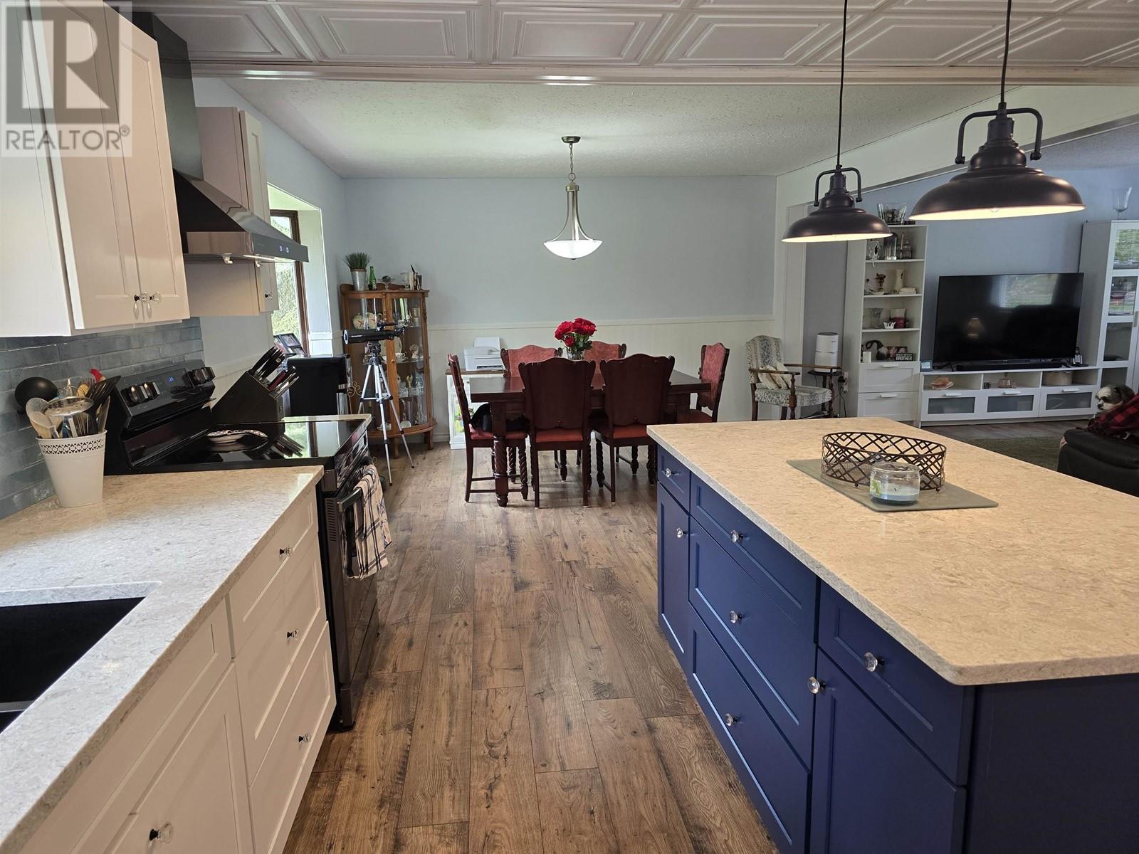 Property at 3957 CARAVELLE ROAD image 4