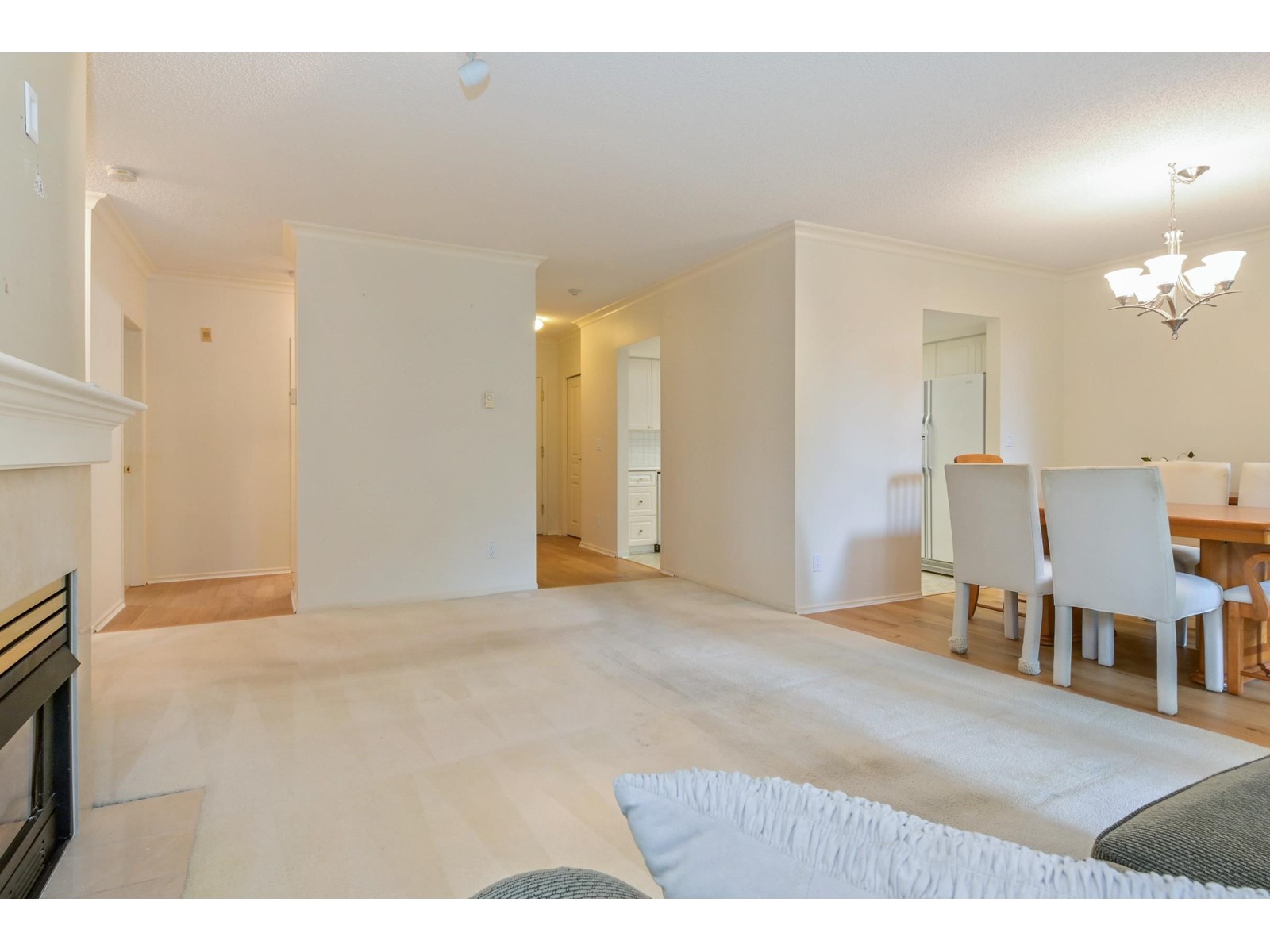104 1745 Martin Drive, Surrey, British Columbia  V4A 9T5 - Photo 5 - R3002442