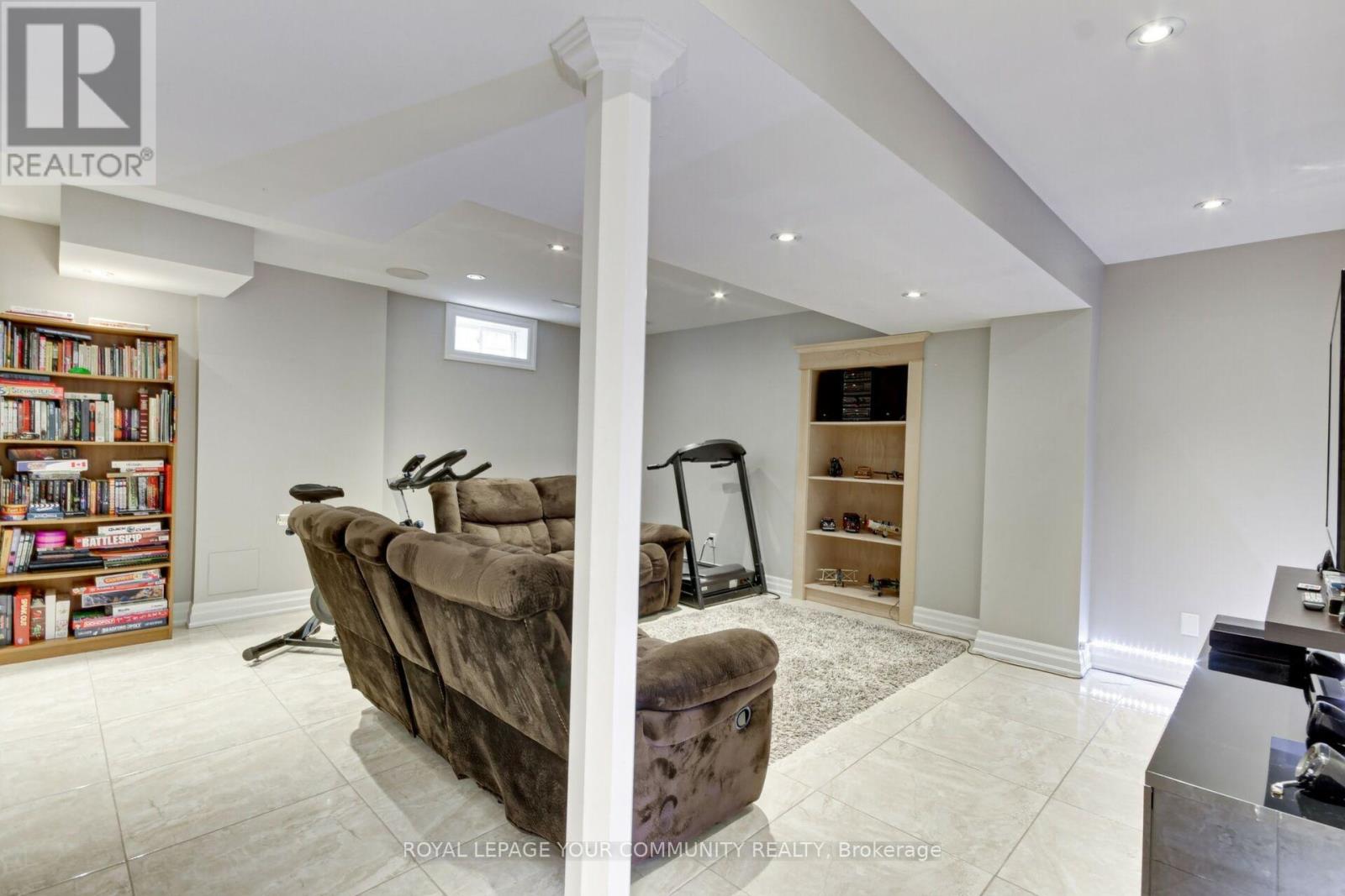 63 Cousteau Drive, Bradford West Gwillimbury, Ontario  L3Z 0H8 - Photo 43 - N12145909