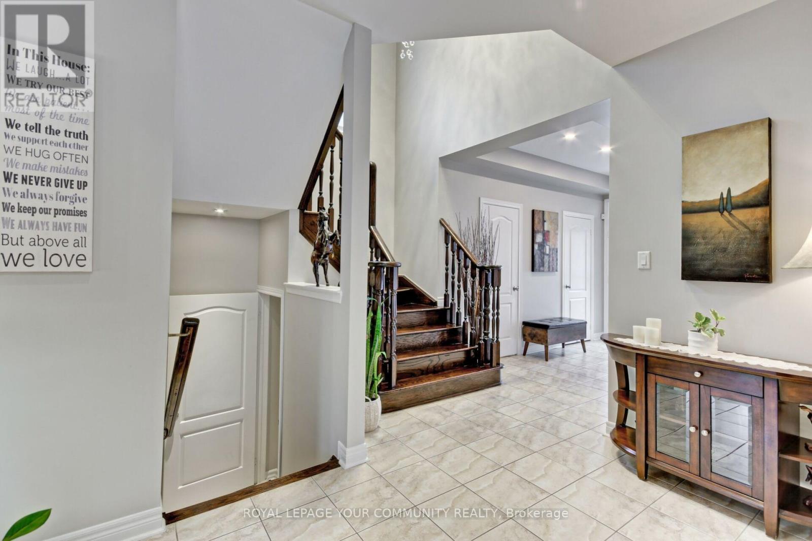 63 Cousteau Drive, Bradford West Gwillimbury (Bradford), Ontario  L3Z 0H8 - Photo 6 - N12145909
