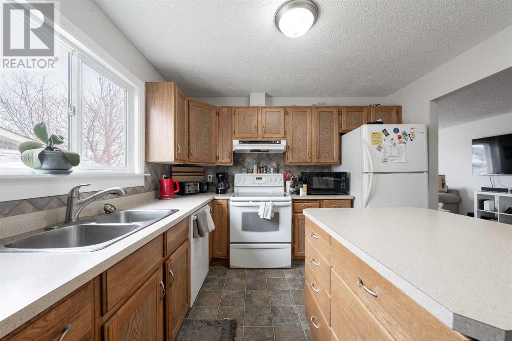 1607 Summerfield Boulevard Se, Airdrie, Alberta  T4B 1C7 - Photo 6 - A2203883