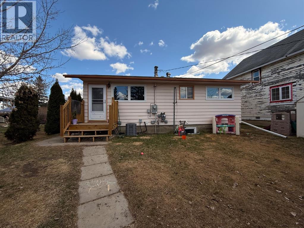 122 Main Street, Lashburn, Saskatchewan  S0M 1H0 - Photo 9 - A2215357