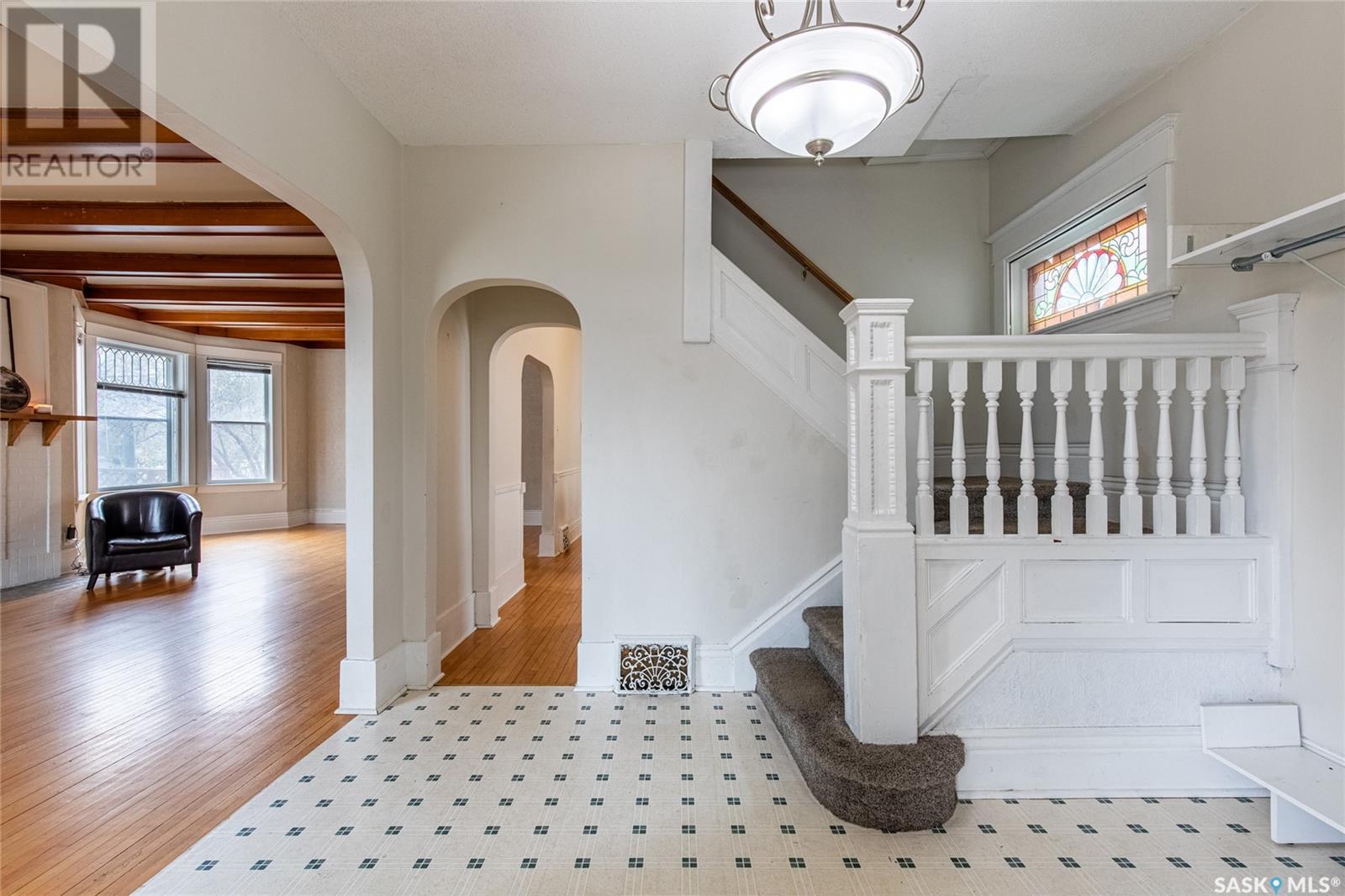 Property at 1116 1st AVENUE NW image 5