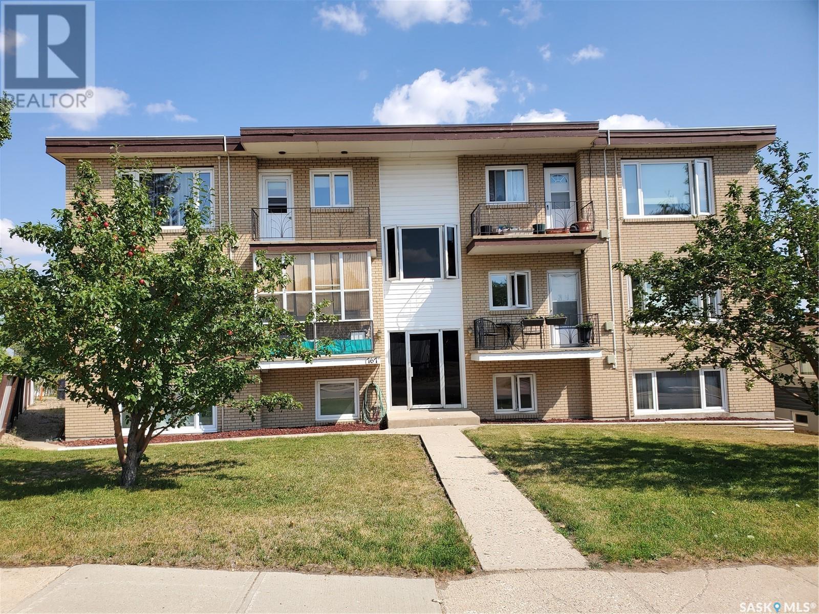 5 767 3rd AVENUE NW, swift current, Saskatchewan