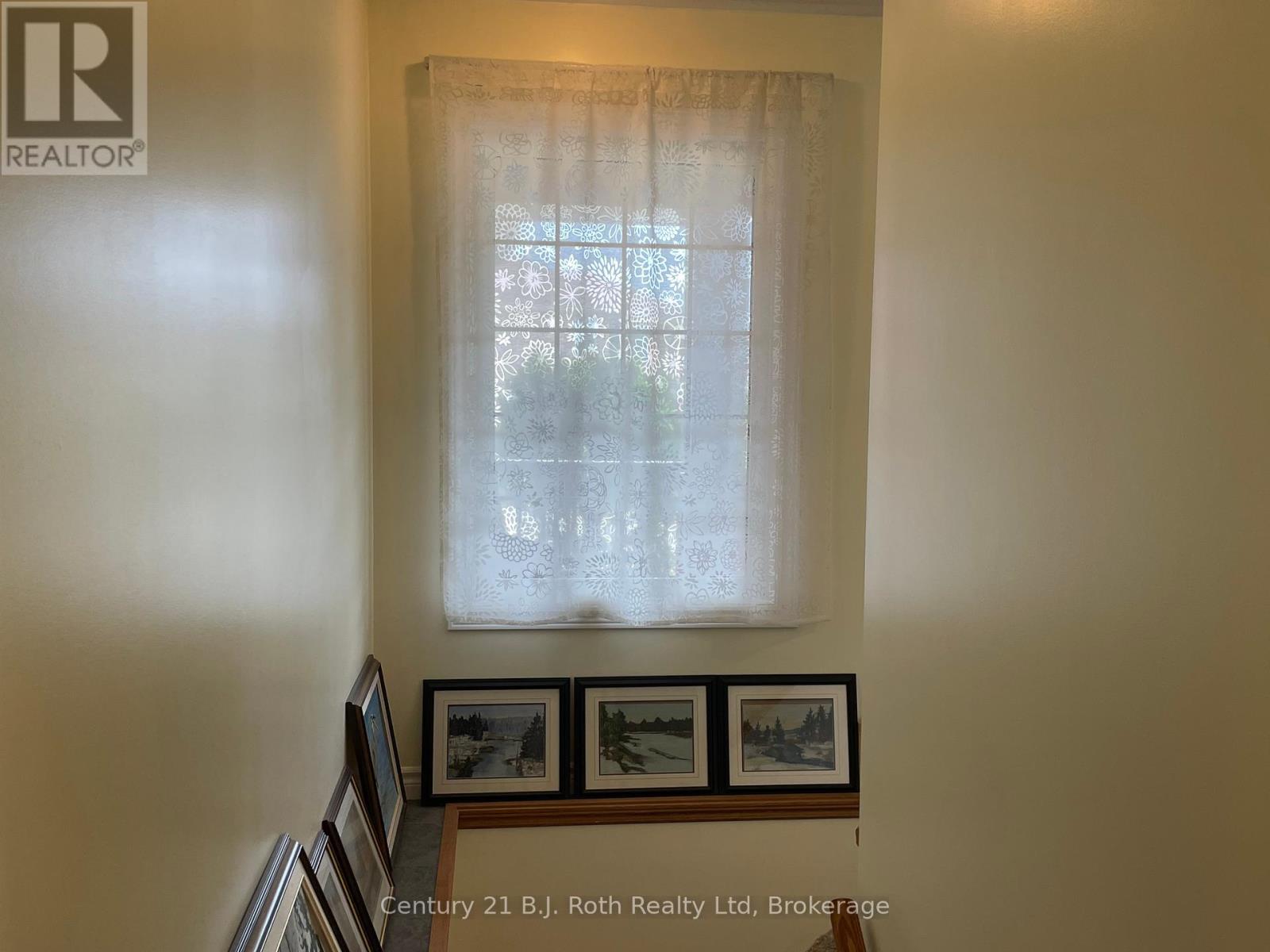 94 Maria Street, Penetanguishene, Ontario  L9M 2H8 - Photo 28 - S12094437
