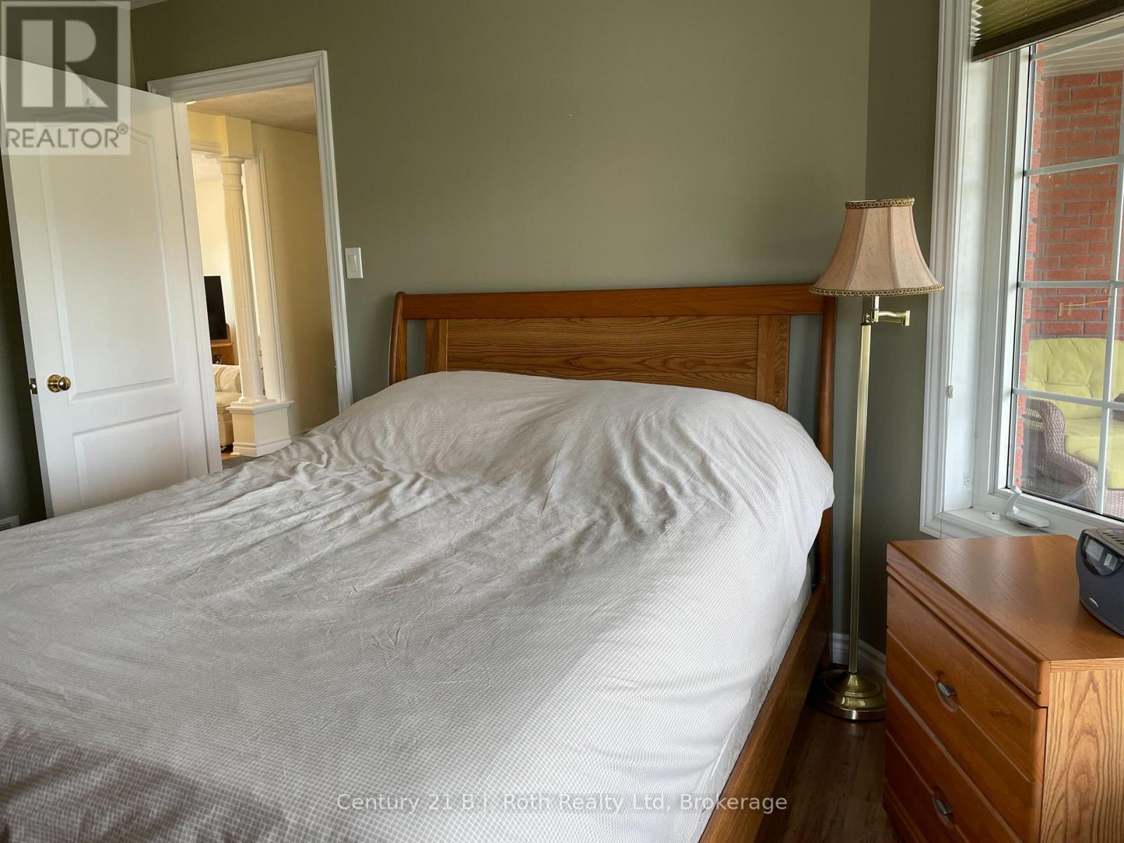 94 Maria Street, Penetanguishene, Ontario  L9M 2H8 - Photo 25 - S12094437